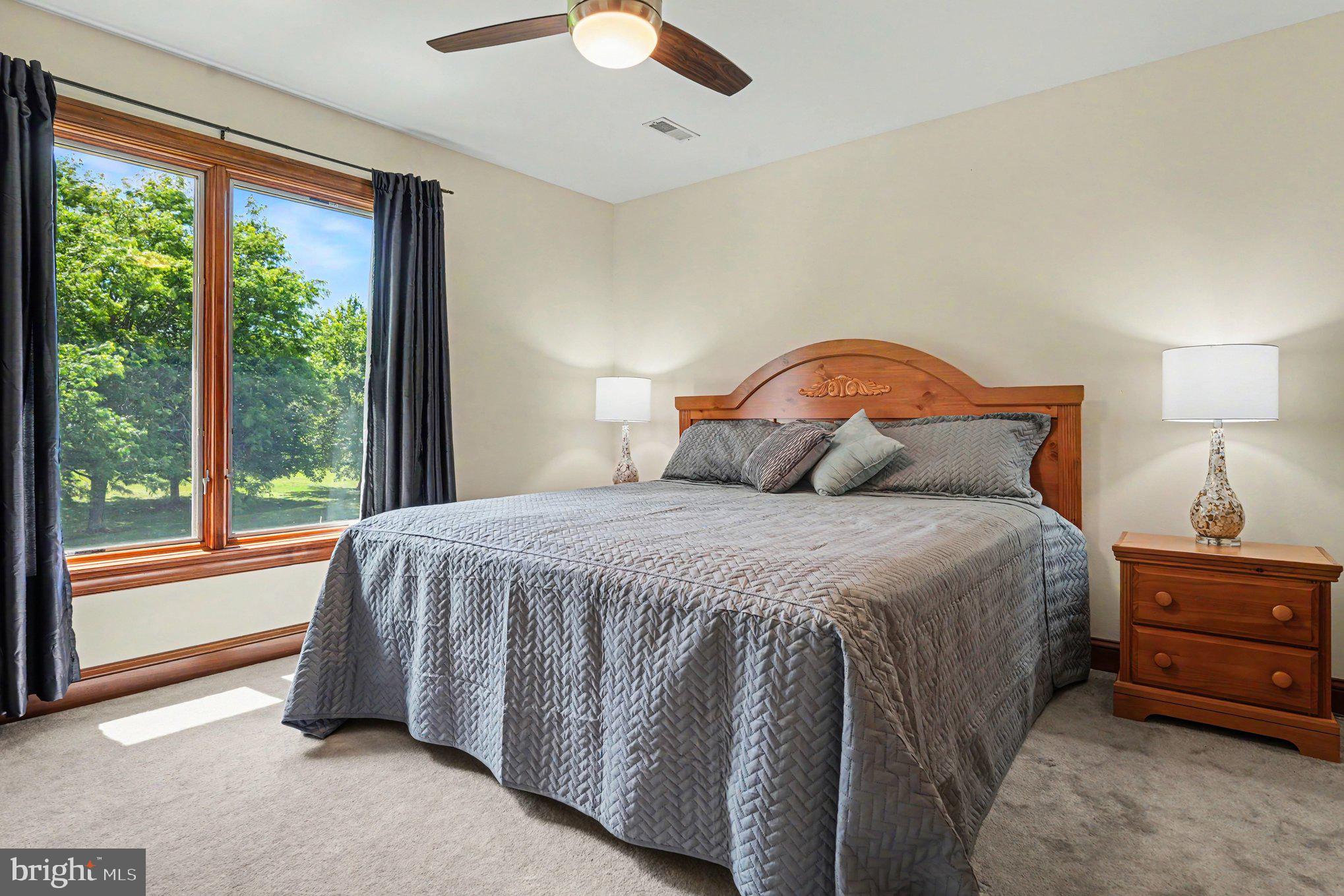 PINE CREST - Residential