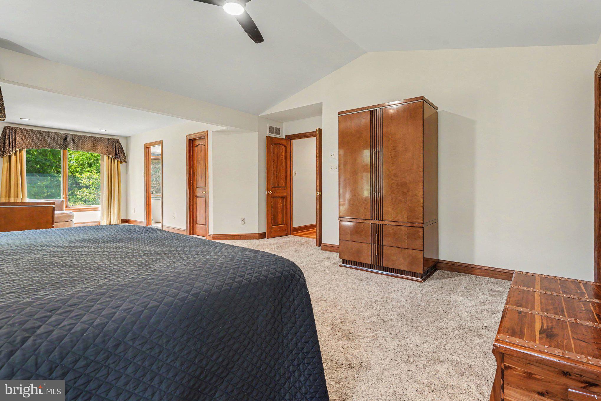PINE CREST - Residential