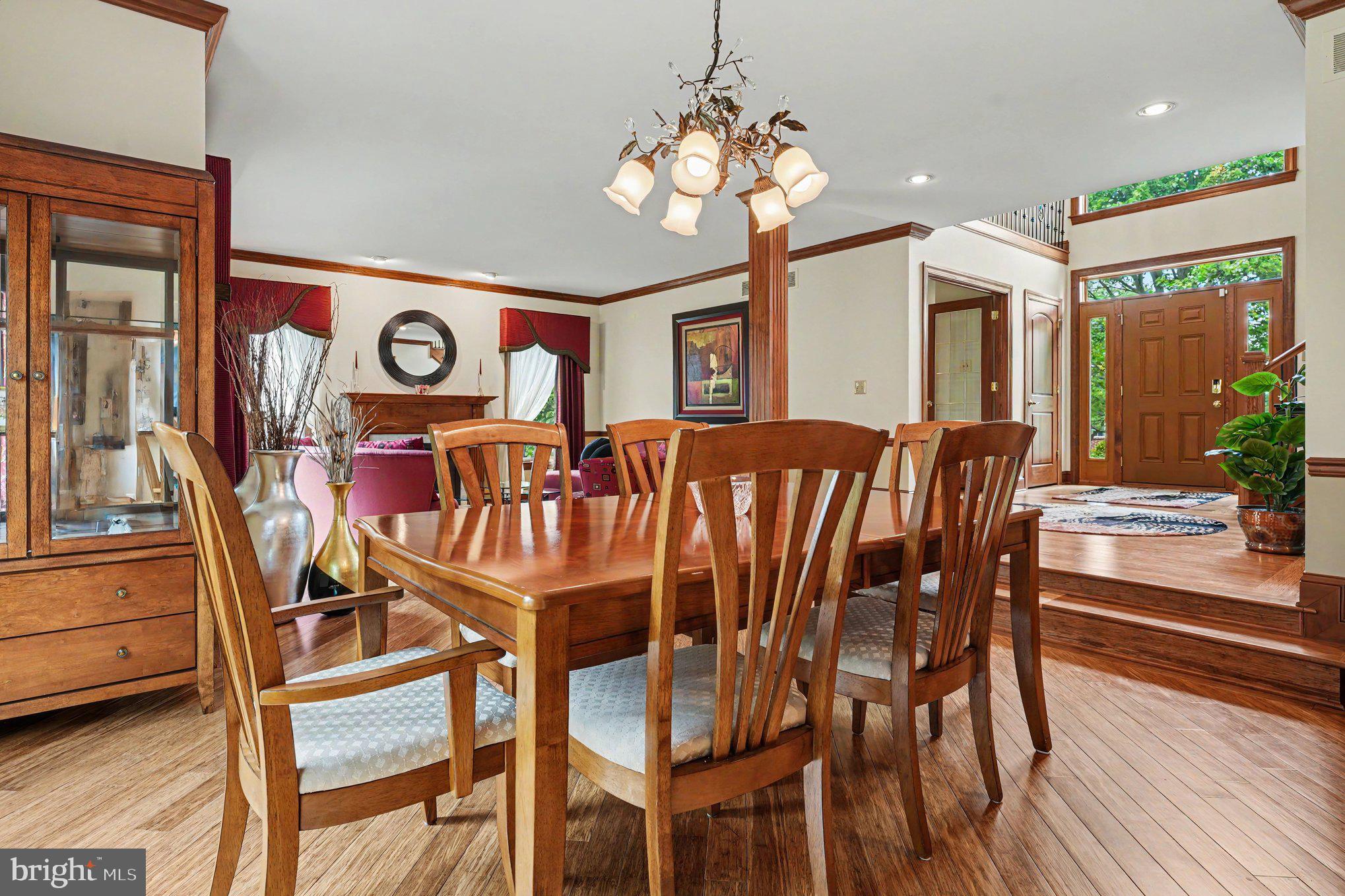 PINE CREST - Residential