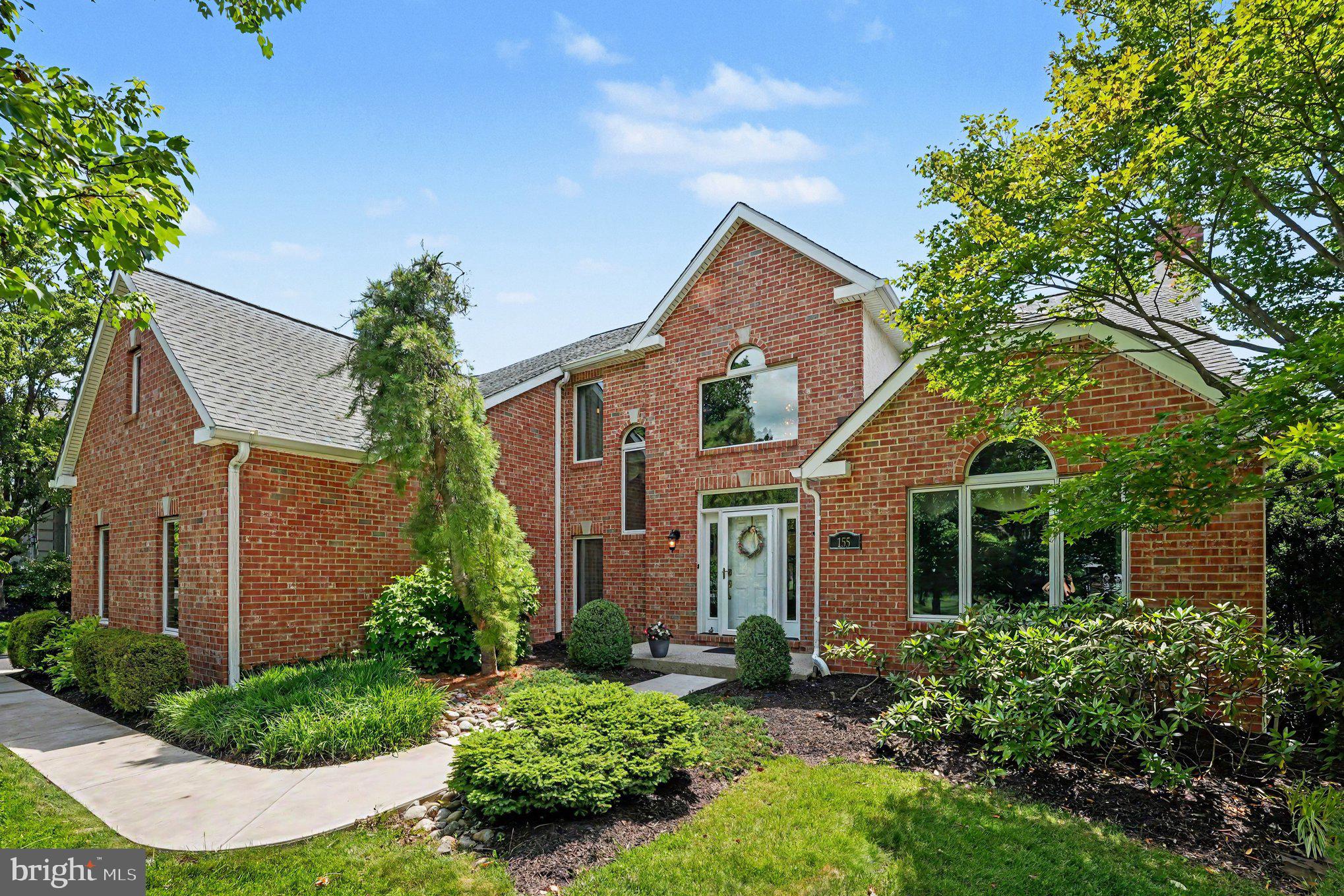 PINE CREST - Residential