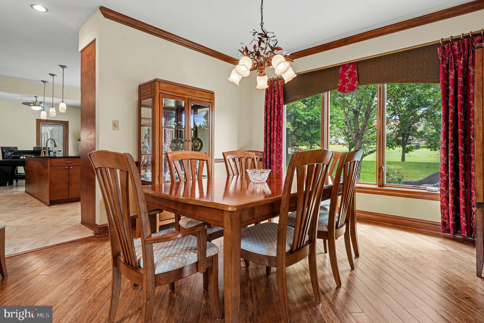 PINE CREST - Residential