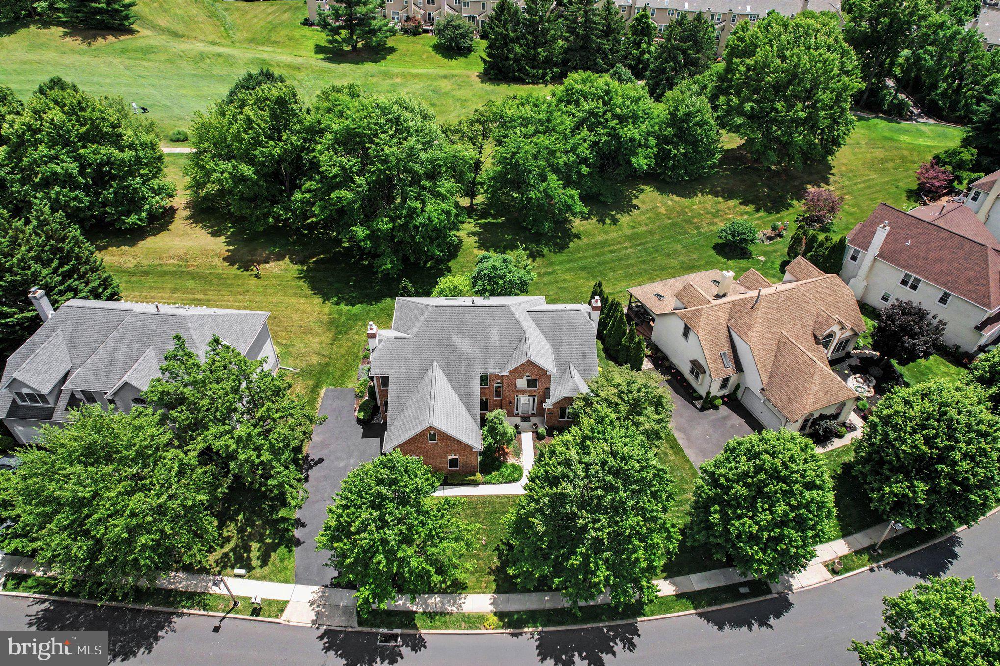 PINE CREST - Residential