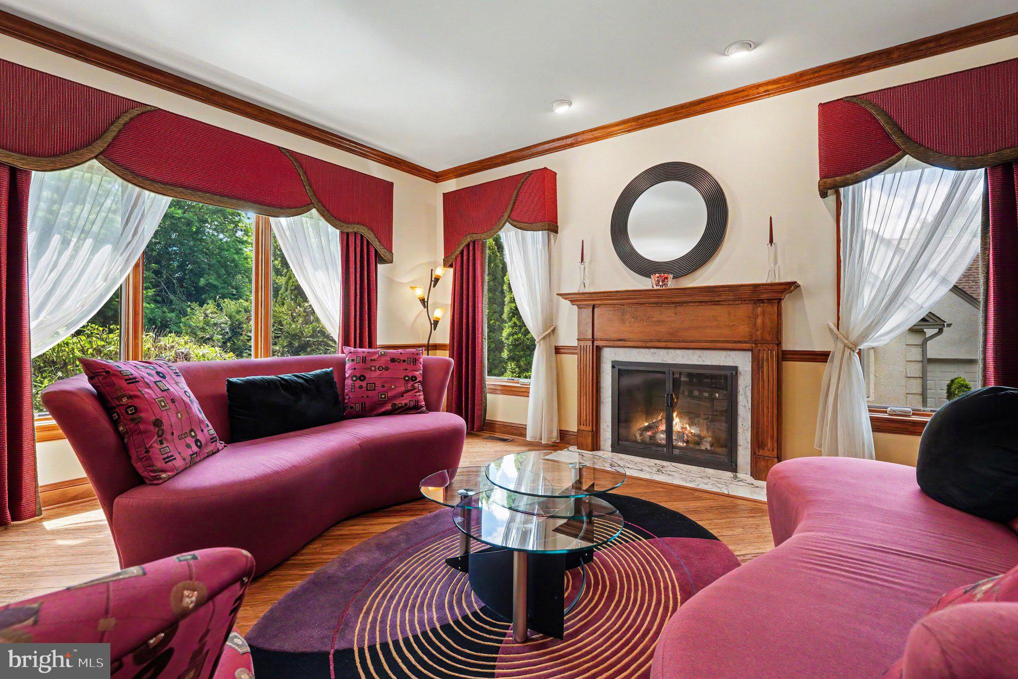 PINE CREST - Residential