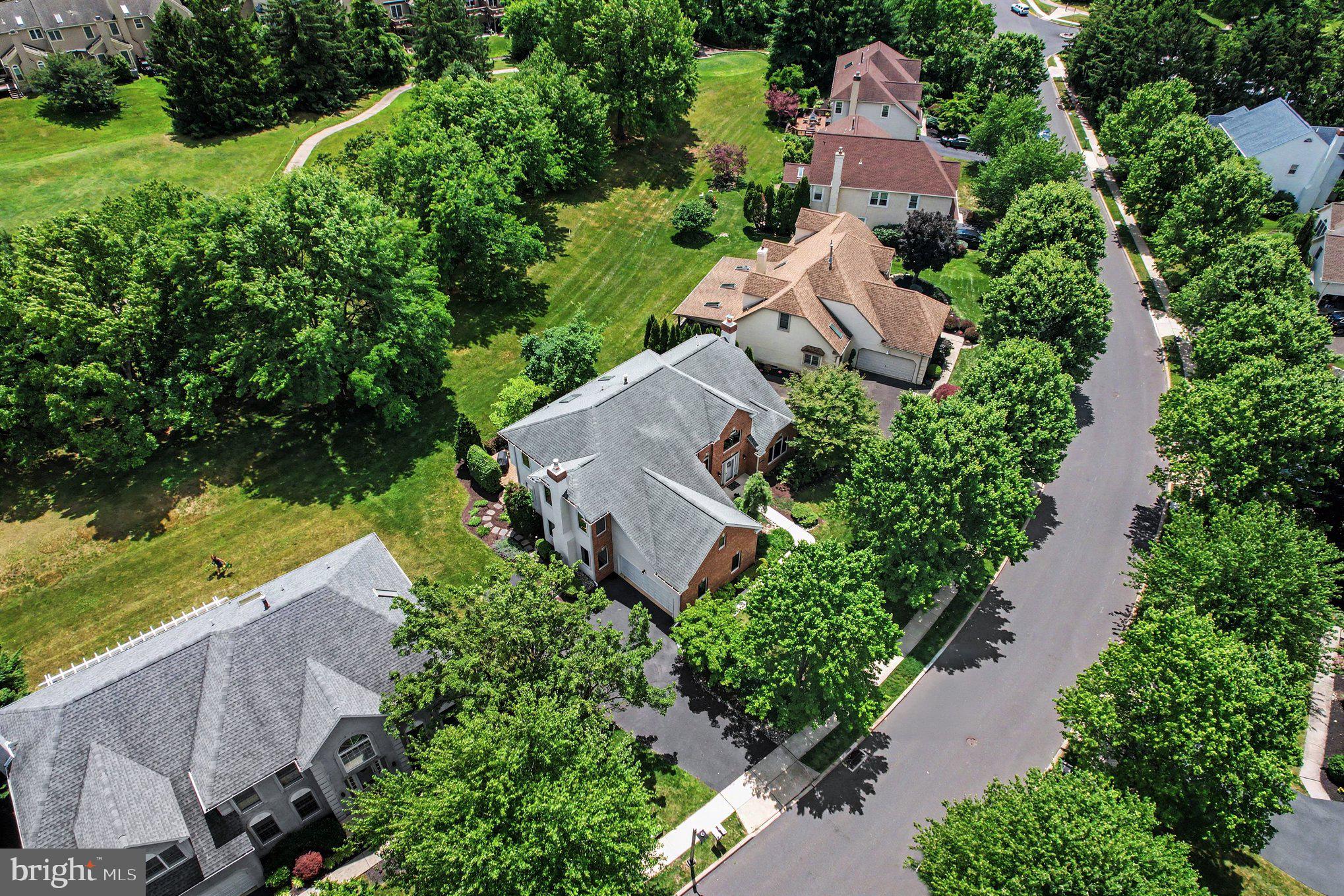 PINE CREST - Residential