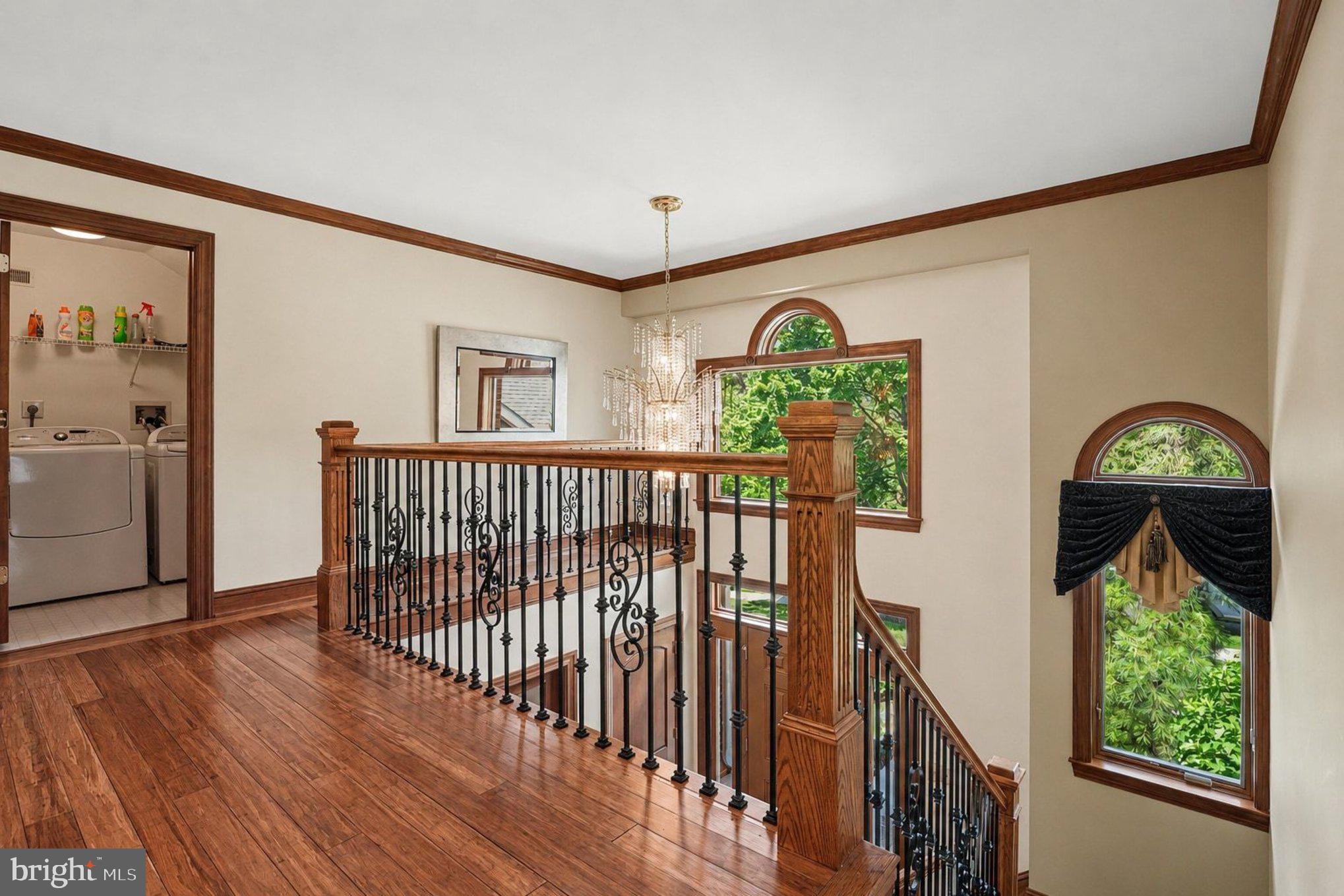 PINE CREST - Residential