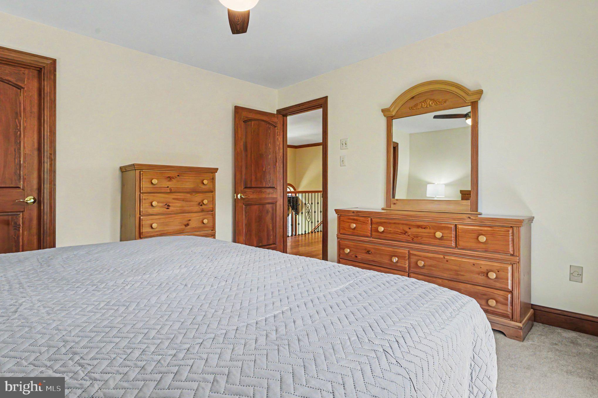 PINE CREST - Residential