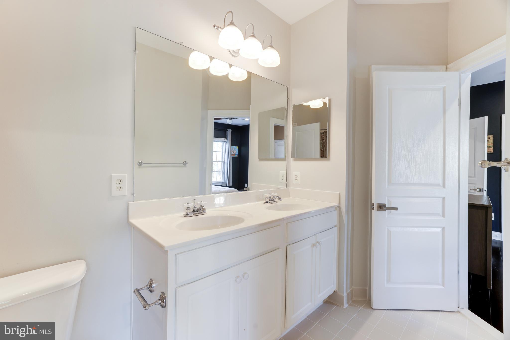 LANSDOWNE ON THE POTOMAC - Residential