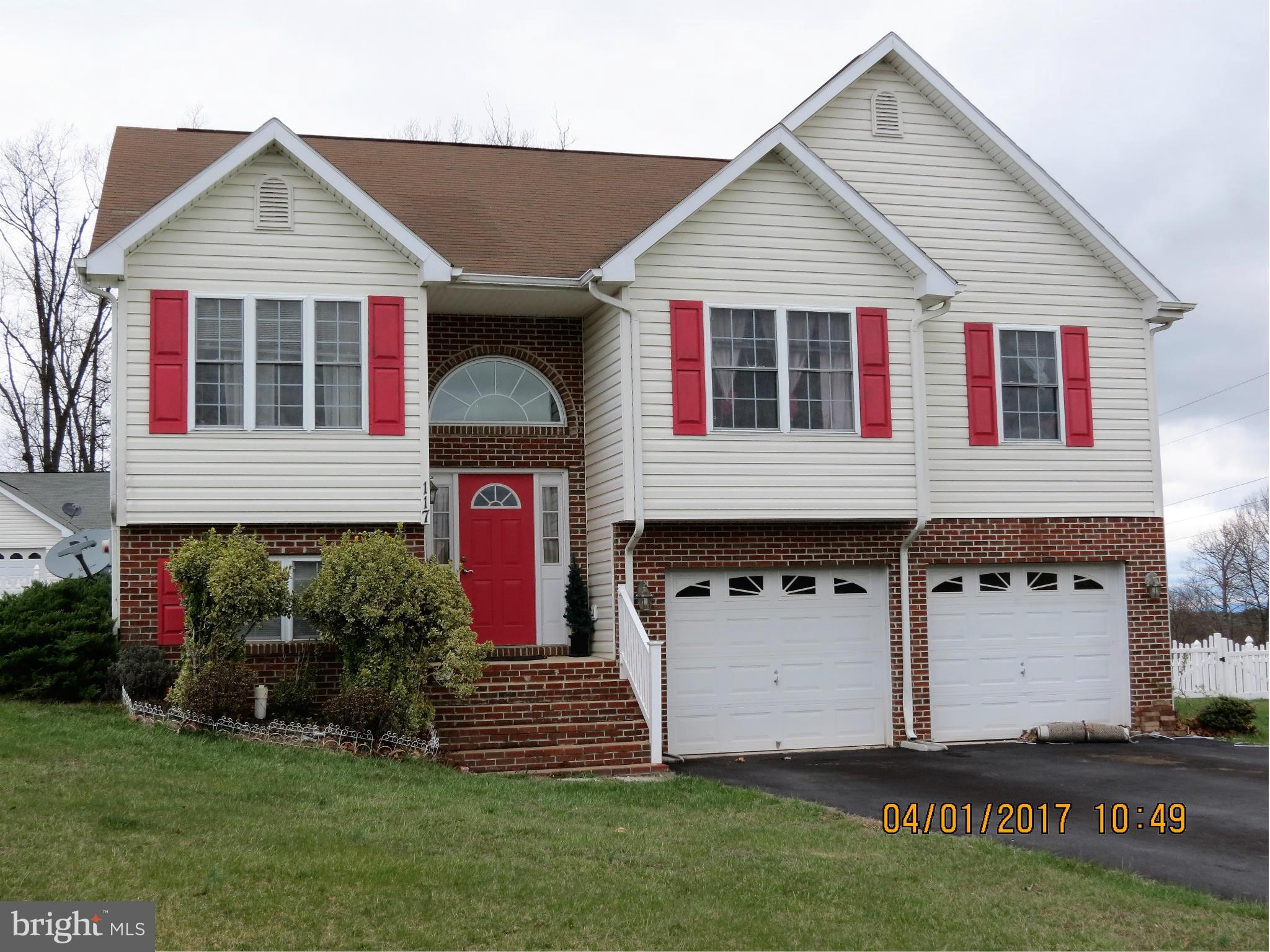 Nice Split Foyer in Forest Heights Subdivision! It has a 4th bedroom in the basement  and 1 full bathroom. The living room and hallway has nice hardwood flooring. The living room opens to the nice deck and fenced backyard with a storage shed. Priced to sell. Property listed below appraised value.