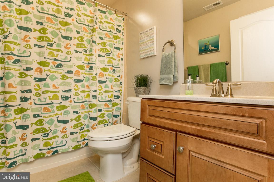 OAKLAND HALL - Residential