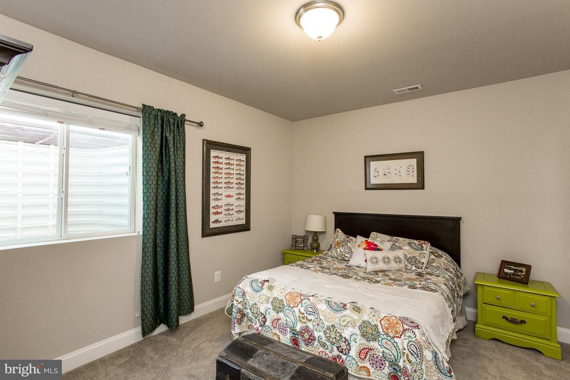 OAKLAND HALL - Residential