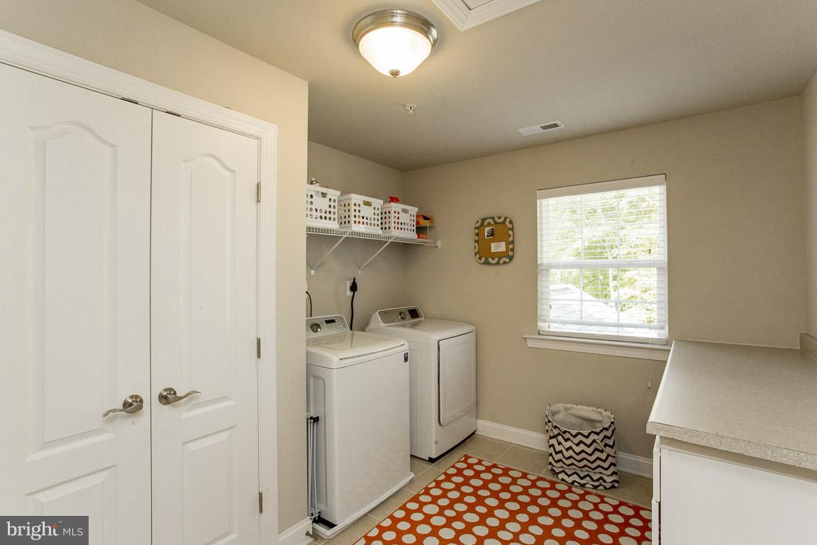 OAKLAND HALL - Residential