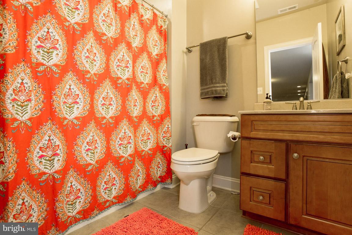 OAKLAND HALL - Residential