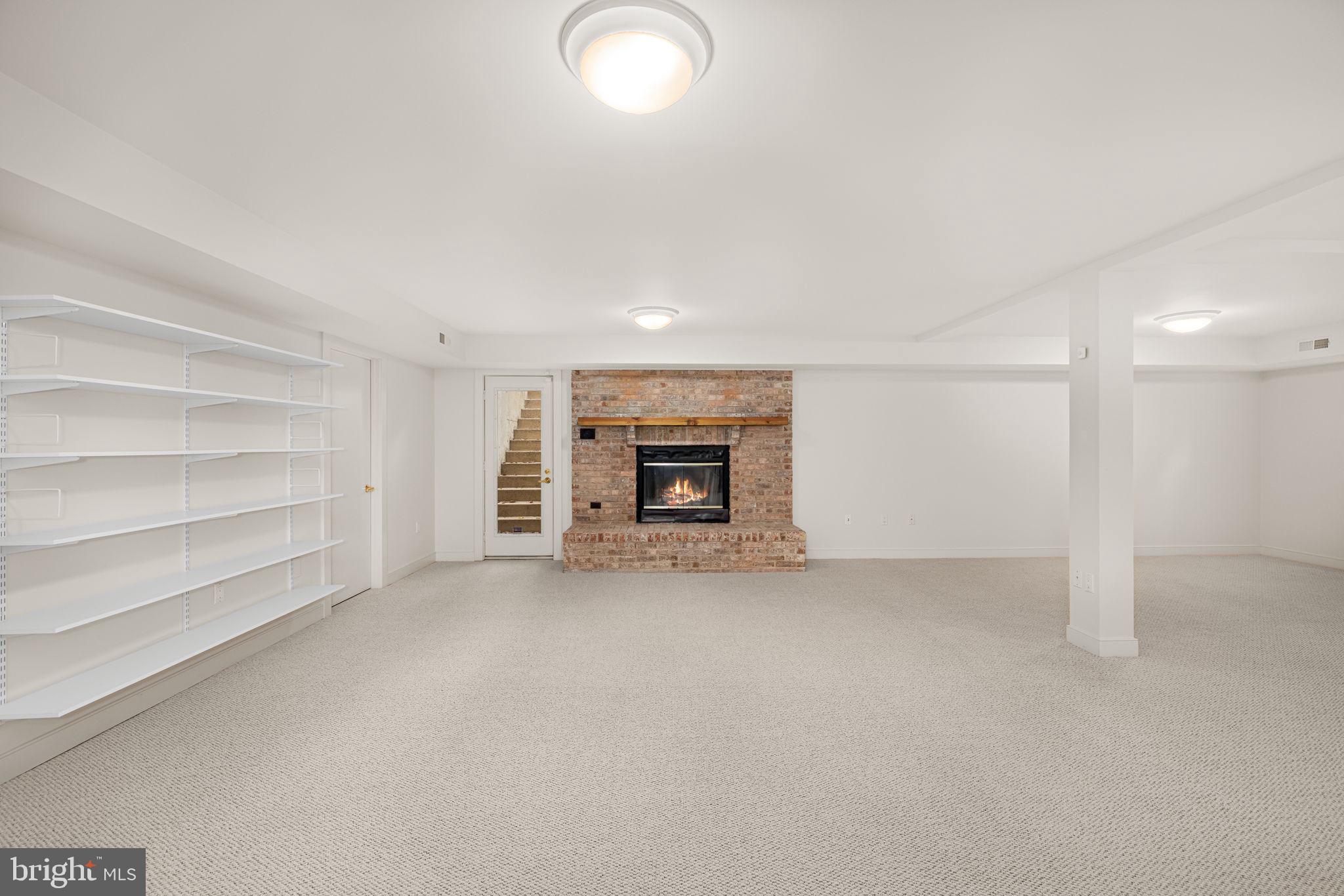 ELIZABETH GLEN - Residential