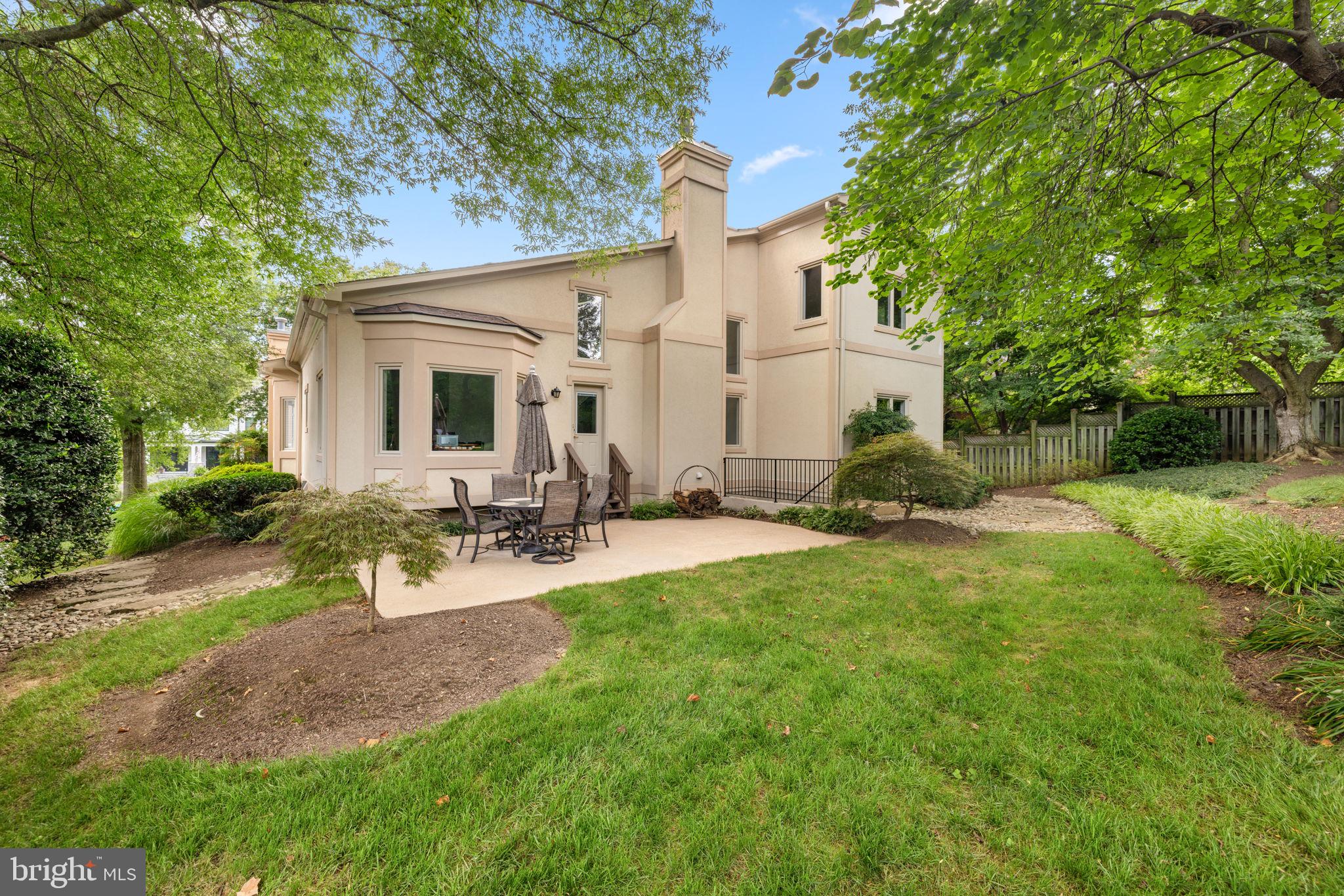 ELIZABETH GLEN - Residential