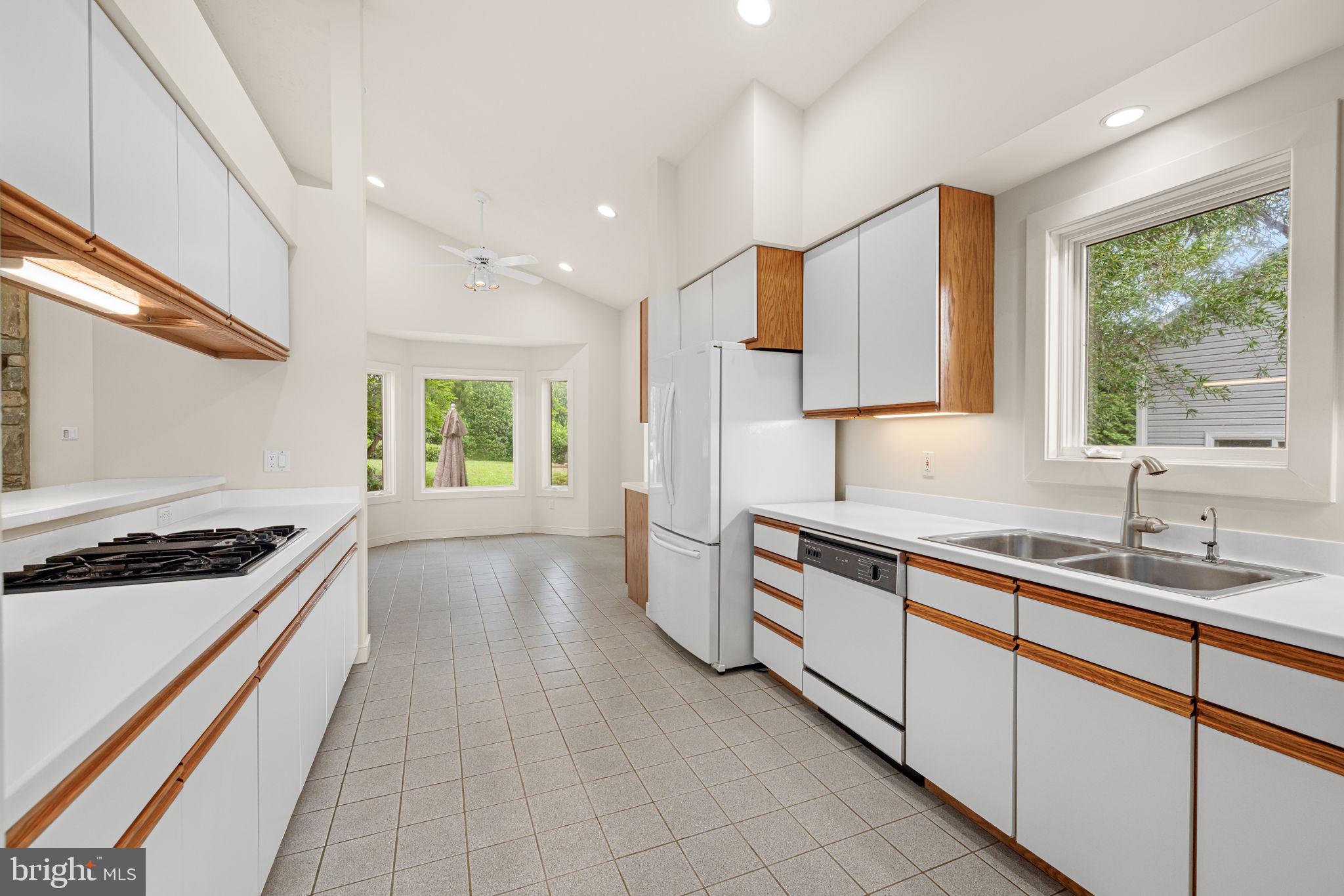ELIZABETH GLEN - Residential