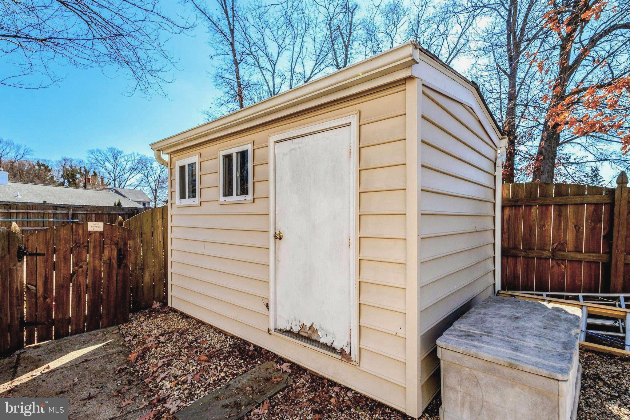 LOISDALE ESTATES - Residential Lease