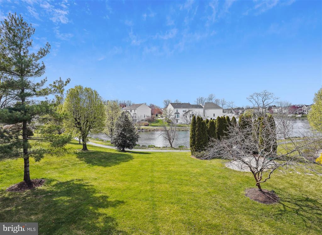 ASHBURN VILLAGE - Residential