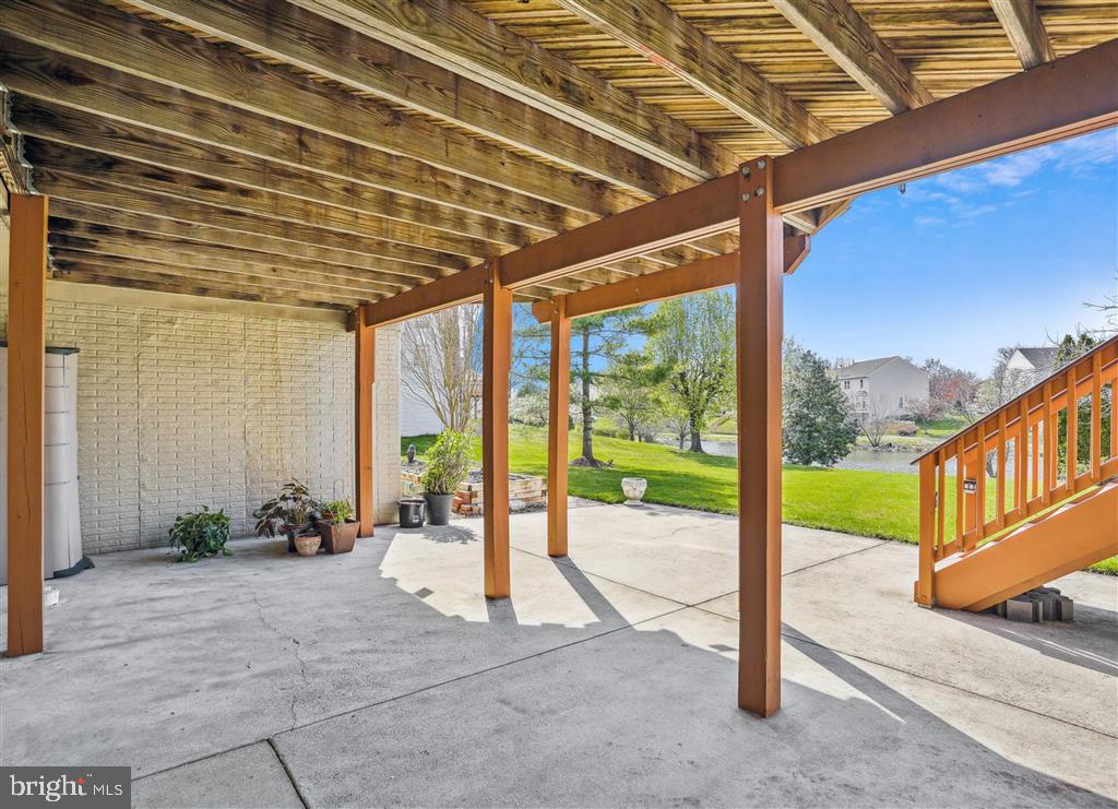 ASHBURN VILLAGE - Residential