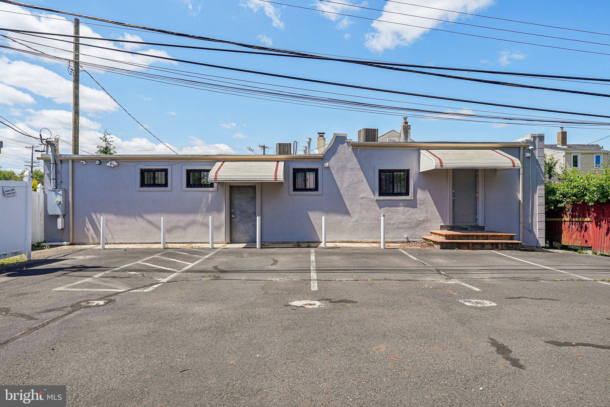 GREEN LANE - Commercial Sale