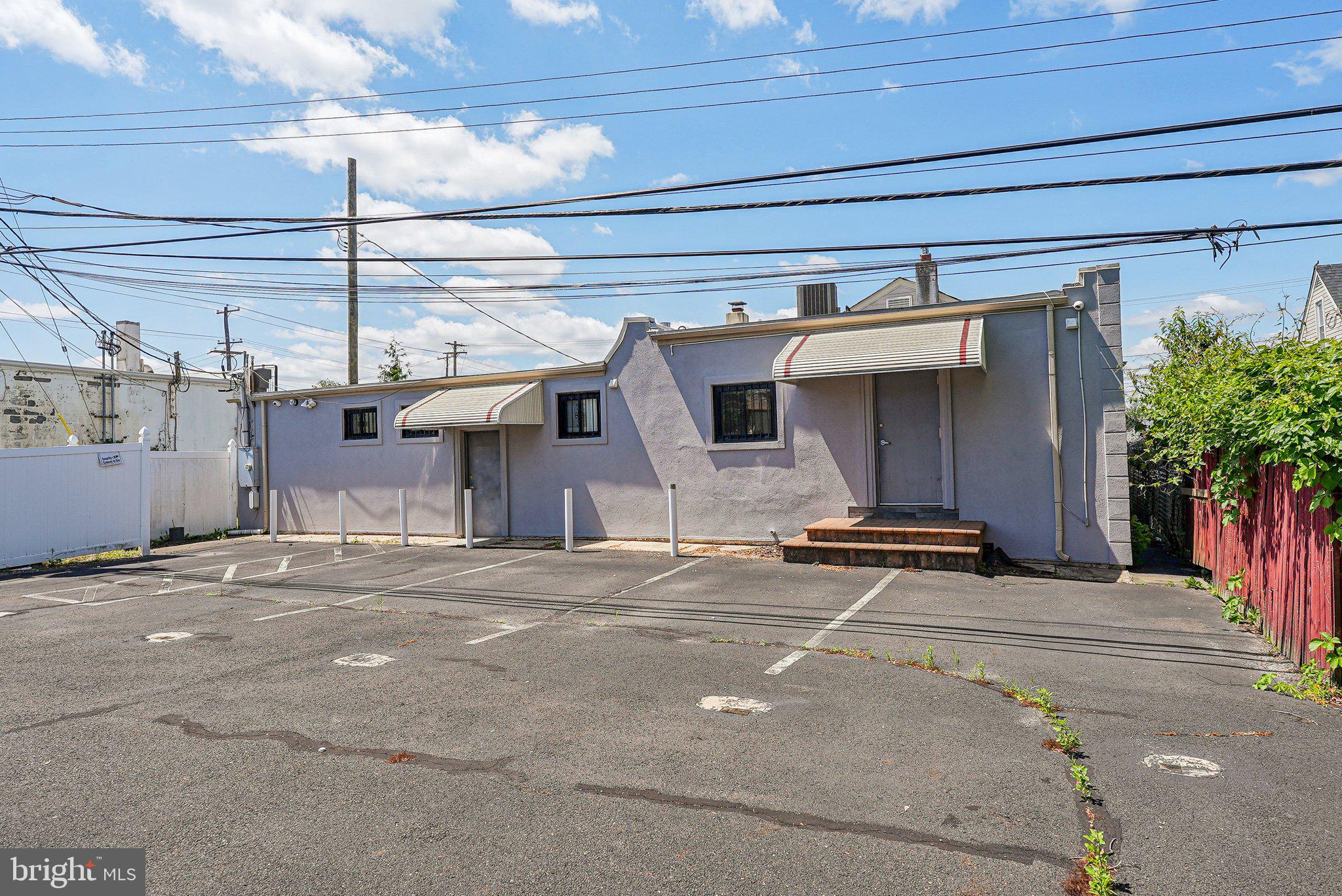 GREEN LANE - Commercial Sale