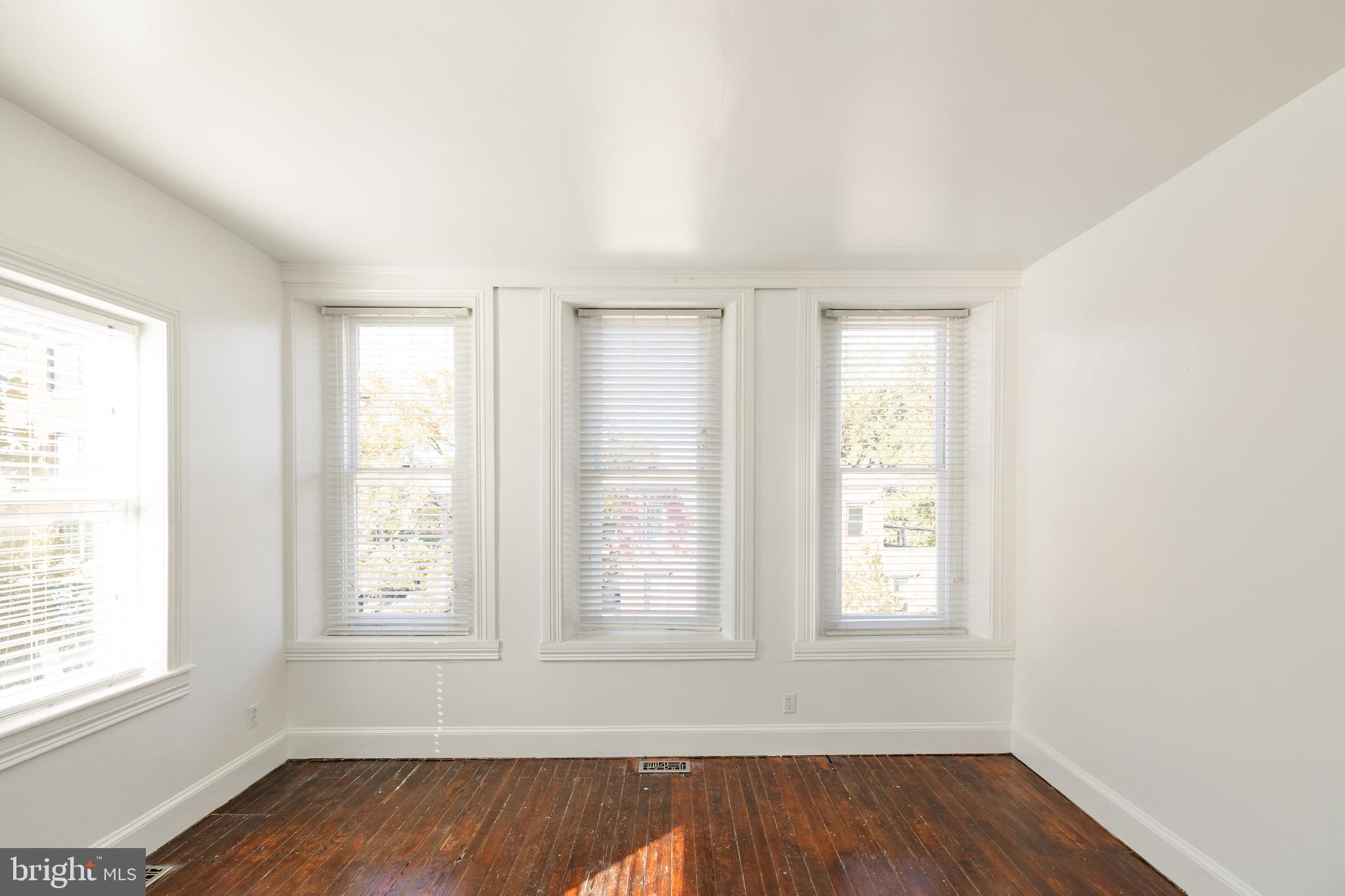 HOLLINS MARKET - Residential Lease