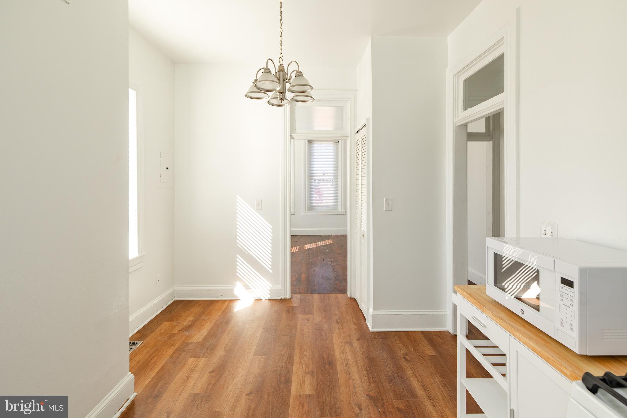 HOLLINS MARKET - Residential Lease
