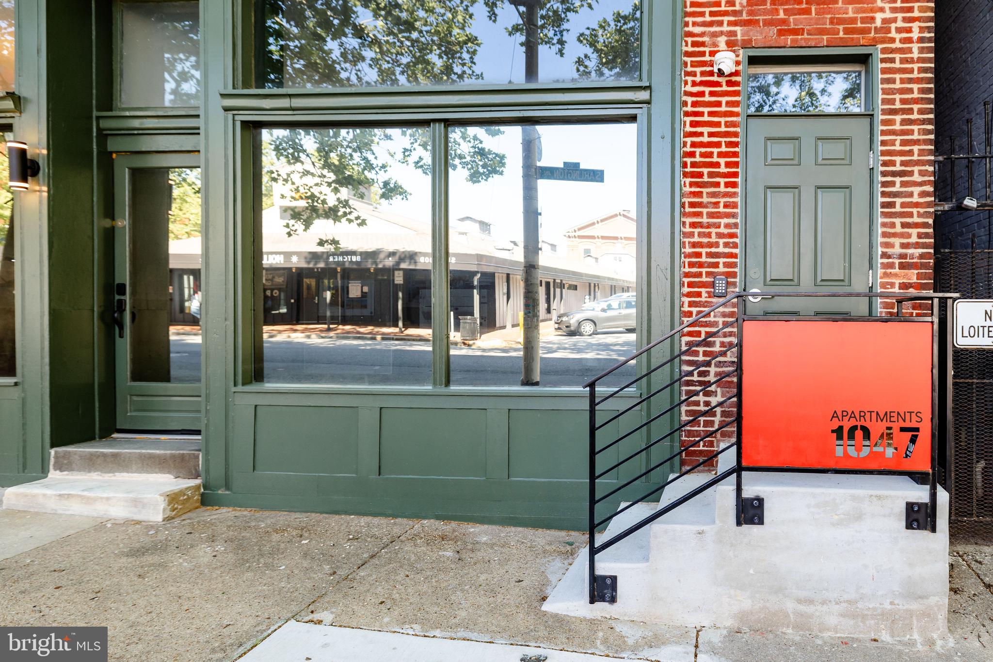 HOLLINS MARKET - Residential Lease