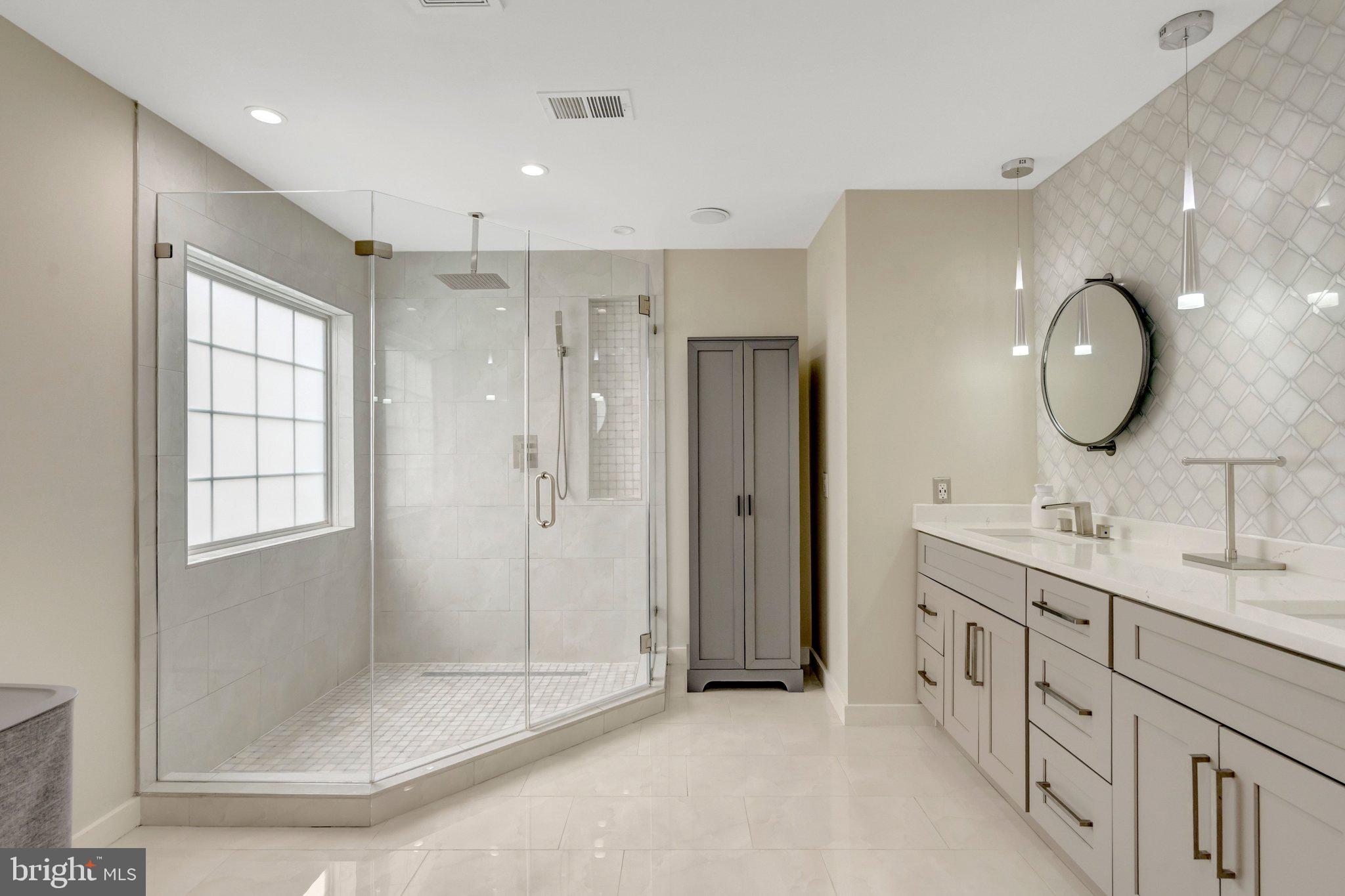 ROCKLAND VILLAGE - Residential
