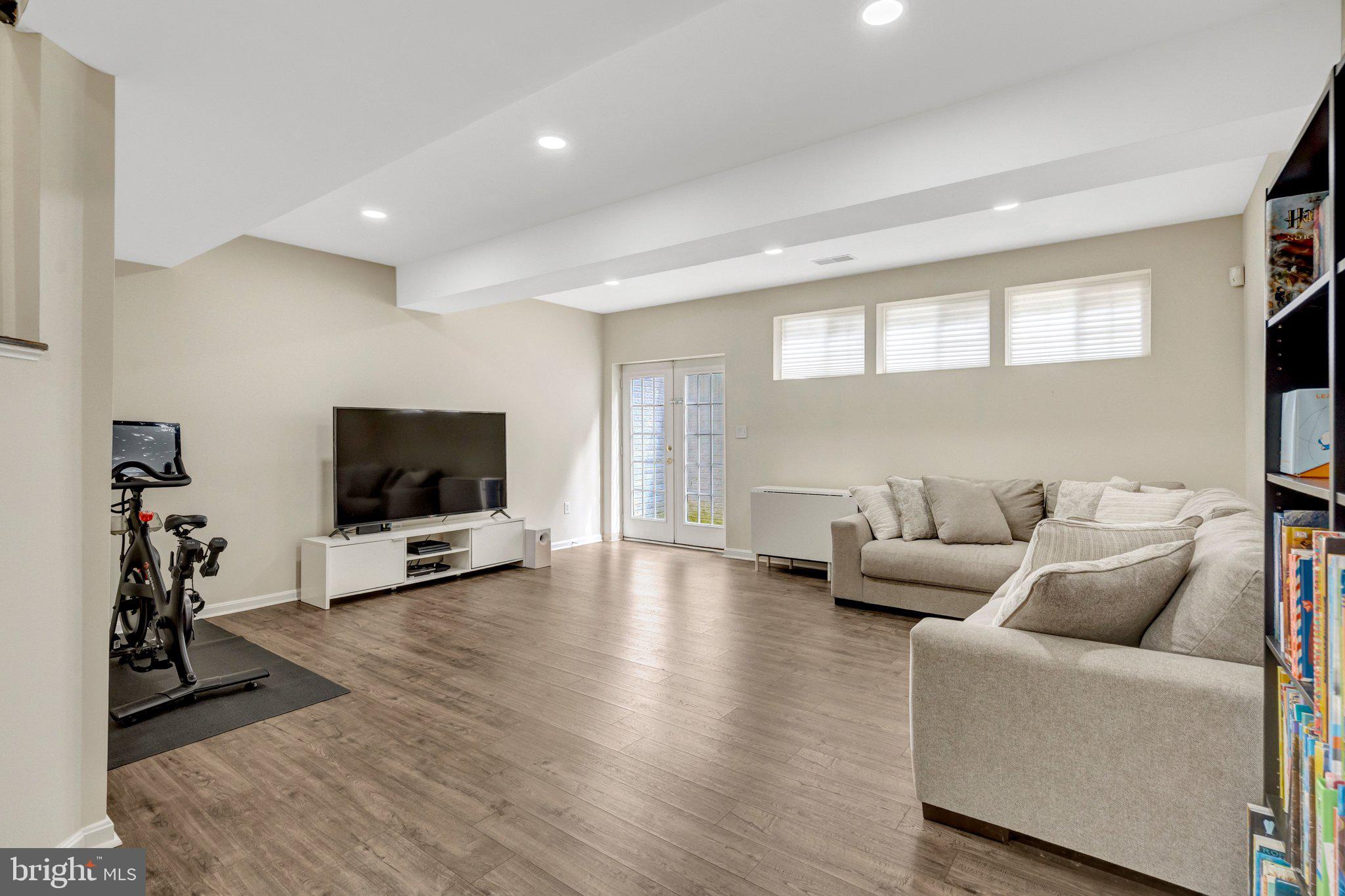 ROCKLAND VILLAGE - Residential
