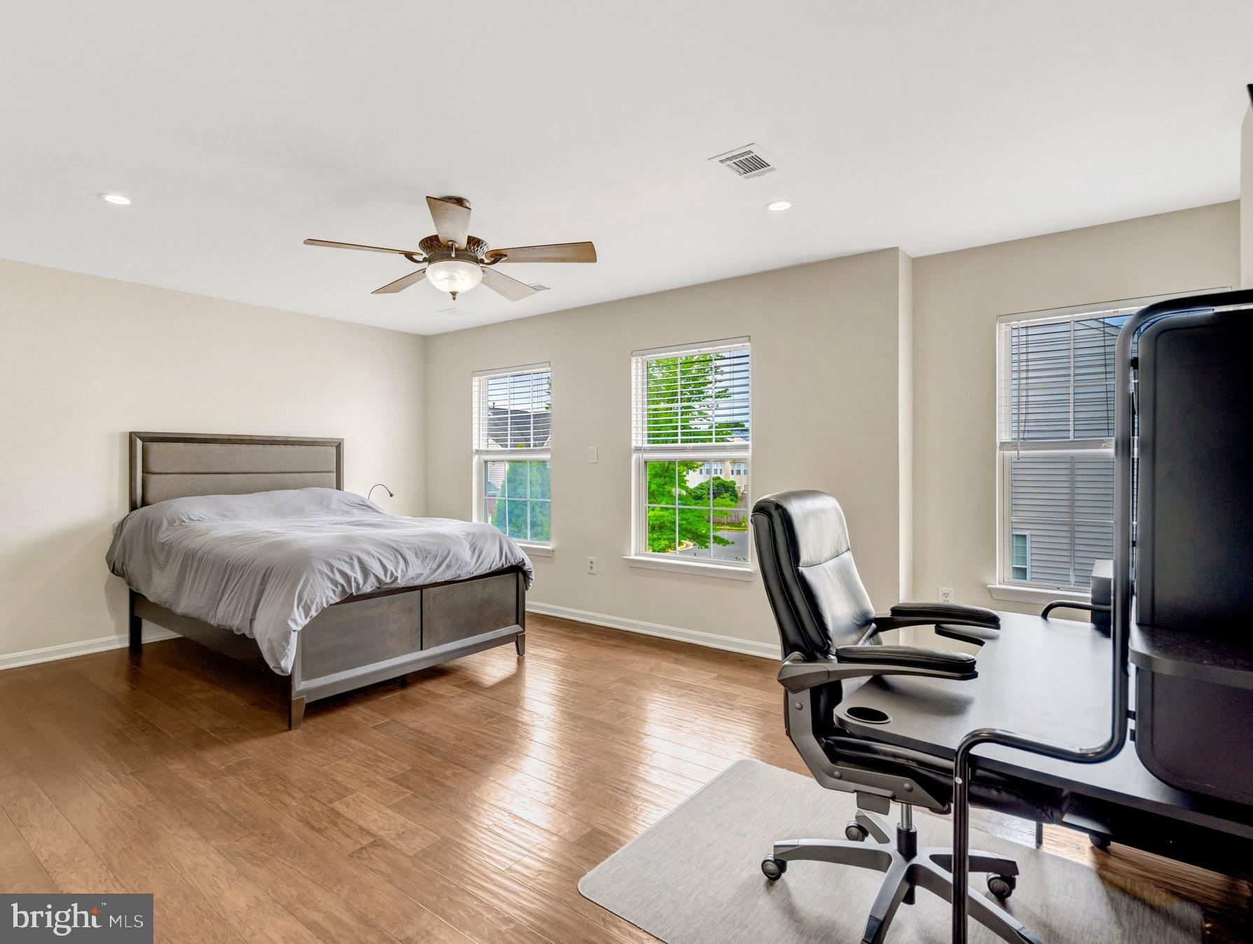 ROCKLAND VILLAGE - Residential
