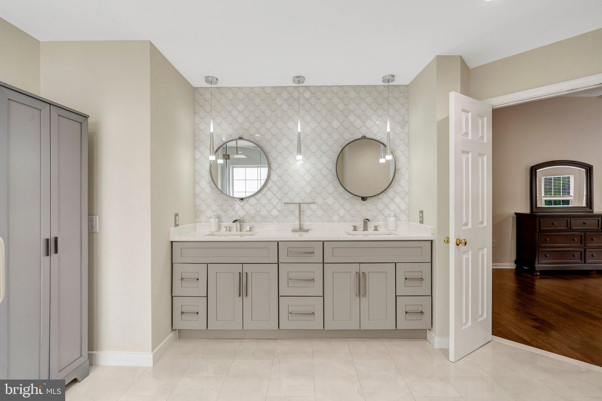 ROCKLAND VILLAGE - Residential