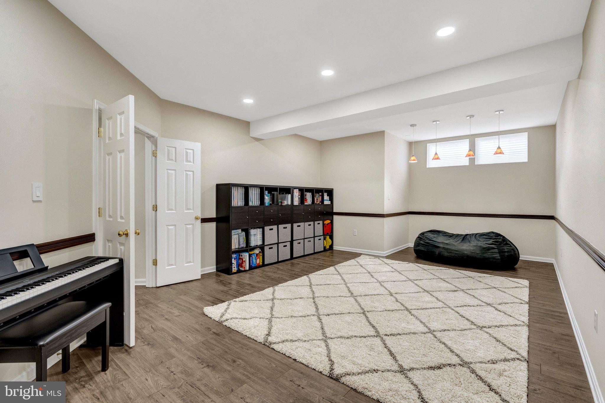 ROCKLAND VILLAGE - Residential