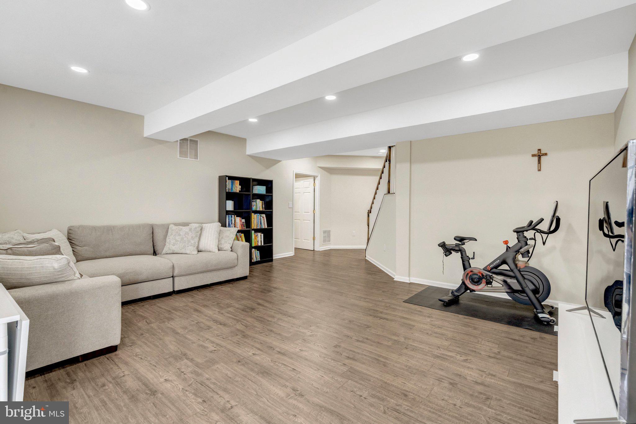 ROCKLAND VILLAGE - Residential