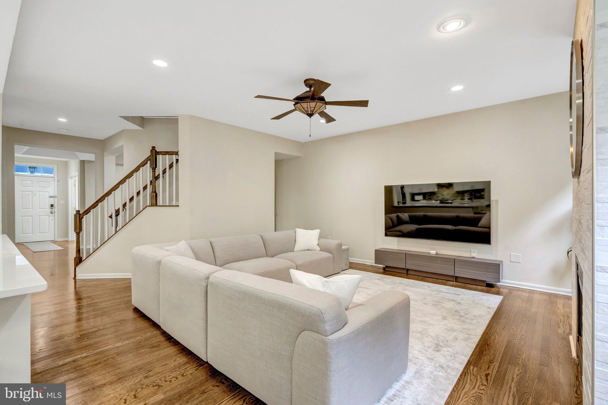 ROCKLAND VILLAGE - Residential