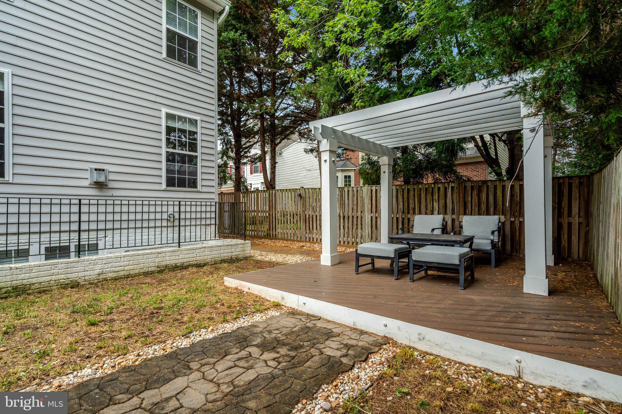 ROCKLAND VILLAGE - Residential