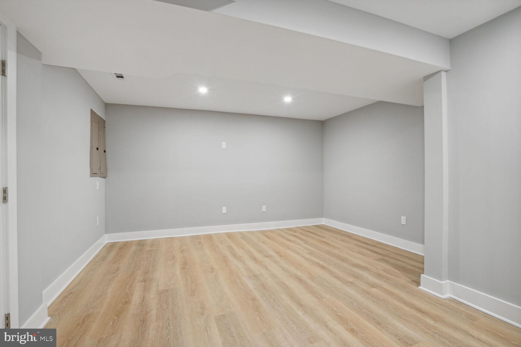 KENWOOD PARK - Residential