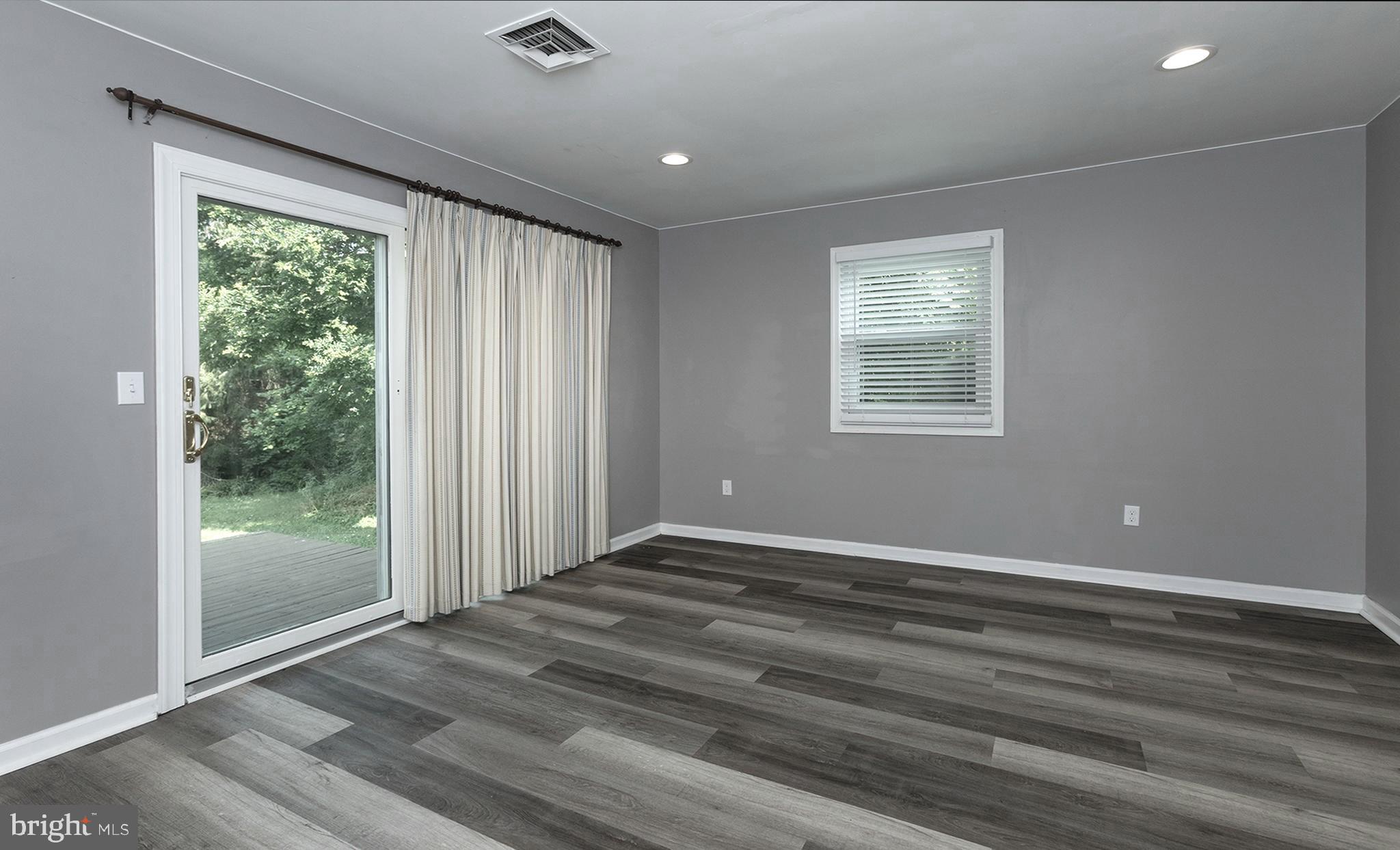 LIBERTY SQUARE - Residential