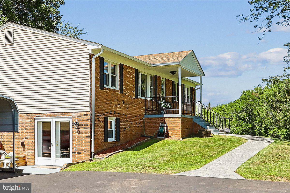 BROKEN HILLS - Residential
