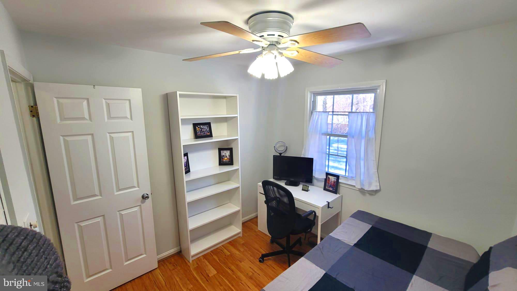 KEENE  MILL WOODS - Residential