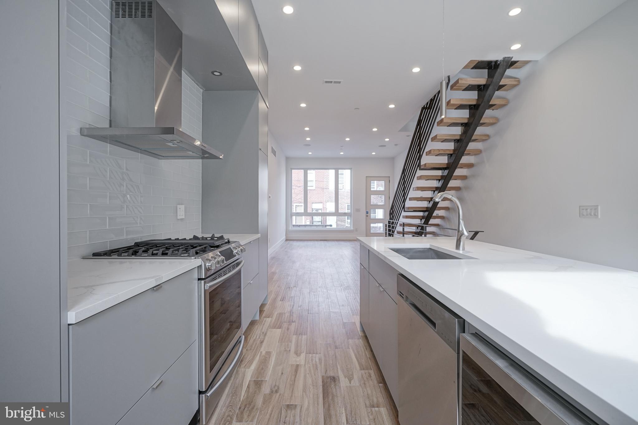 POINT BREEZE - Residential