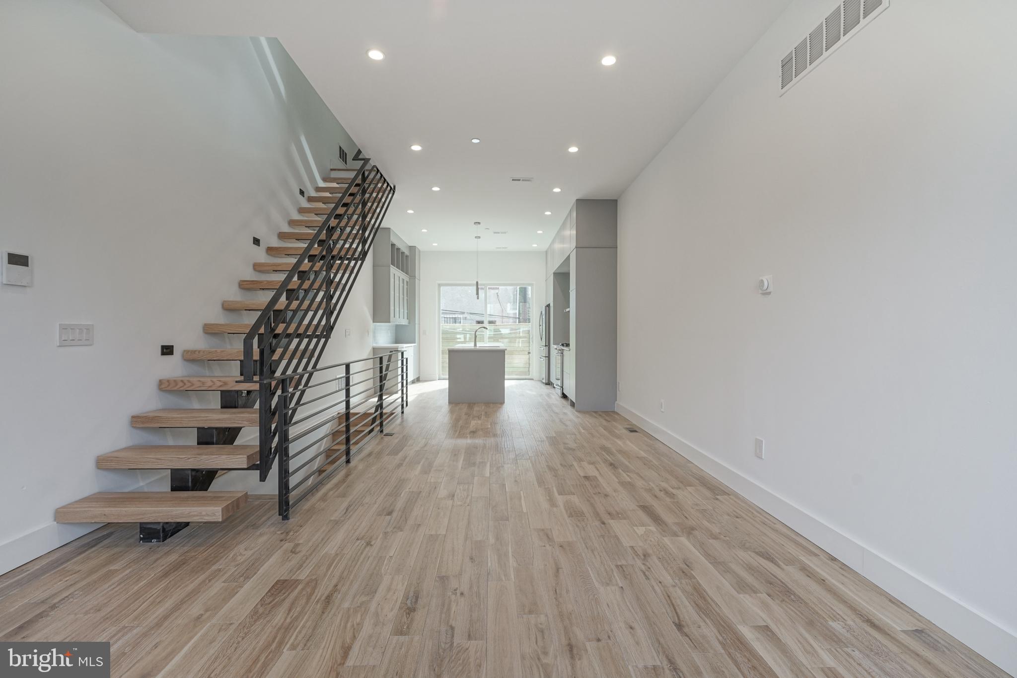 POINT BREEZE - Residential