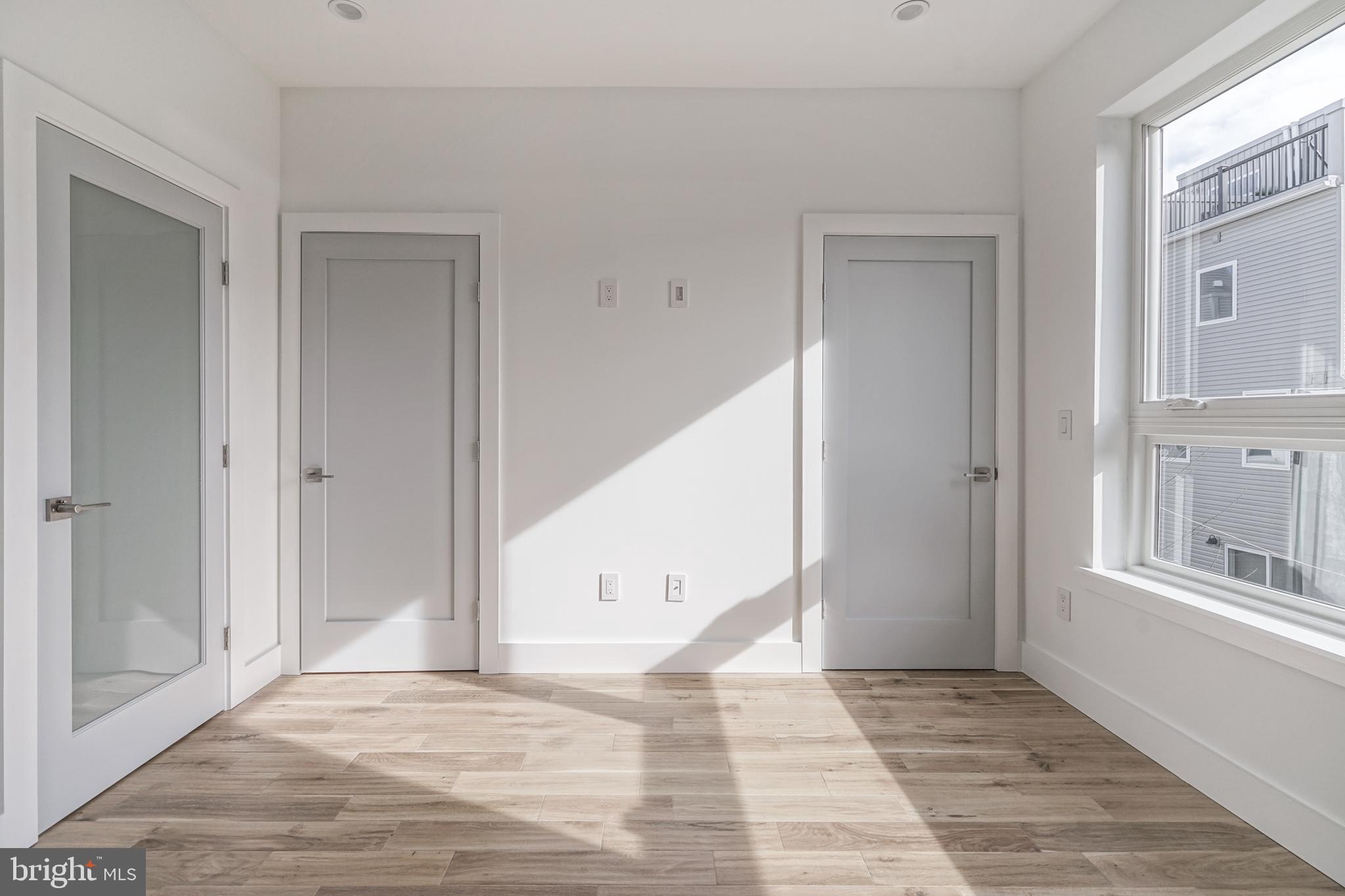 POINT BREEZE - Residential