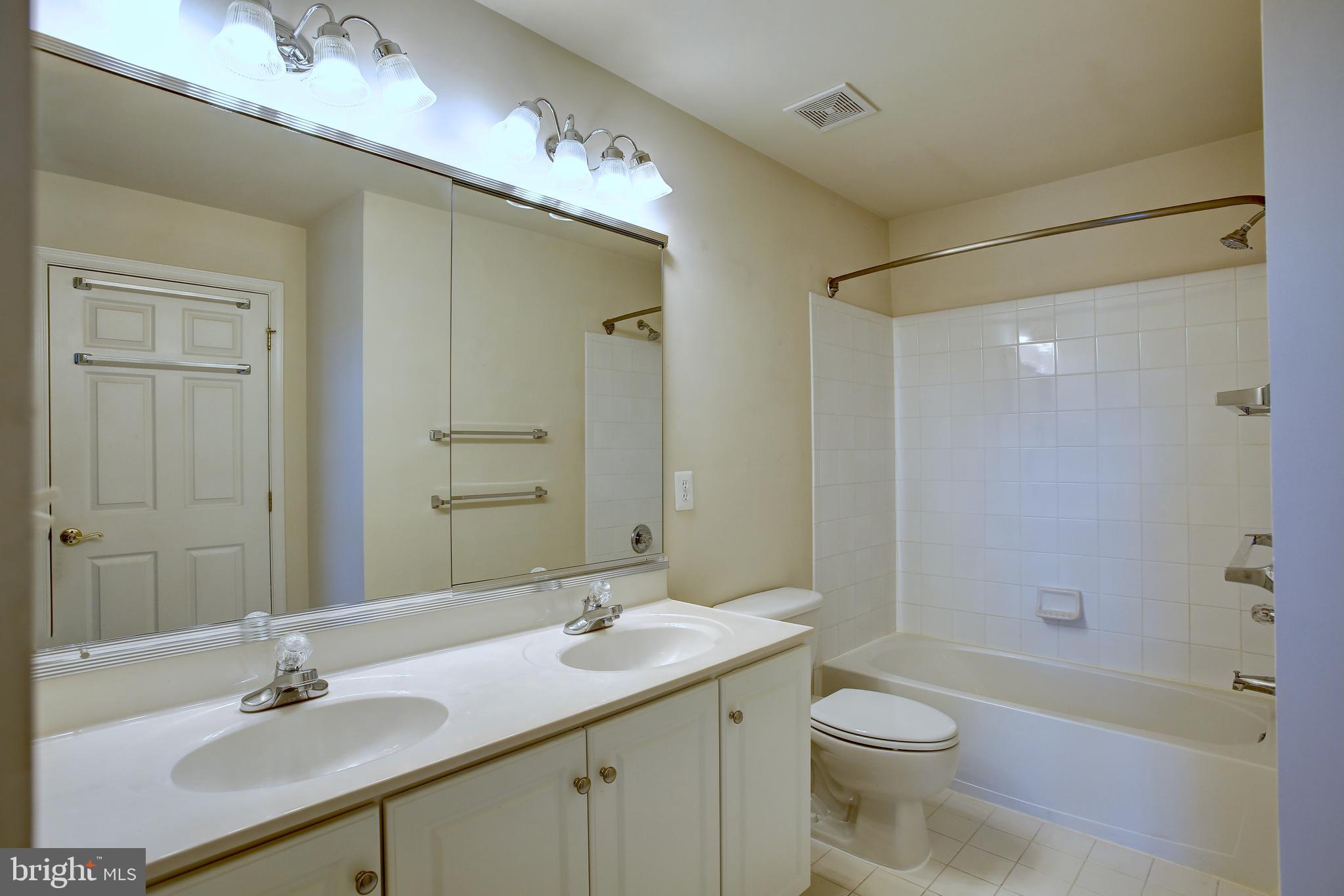BELMONT LAND BAY - Residential Lease