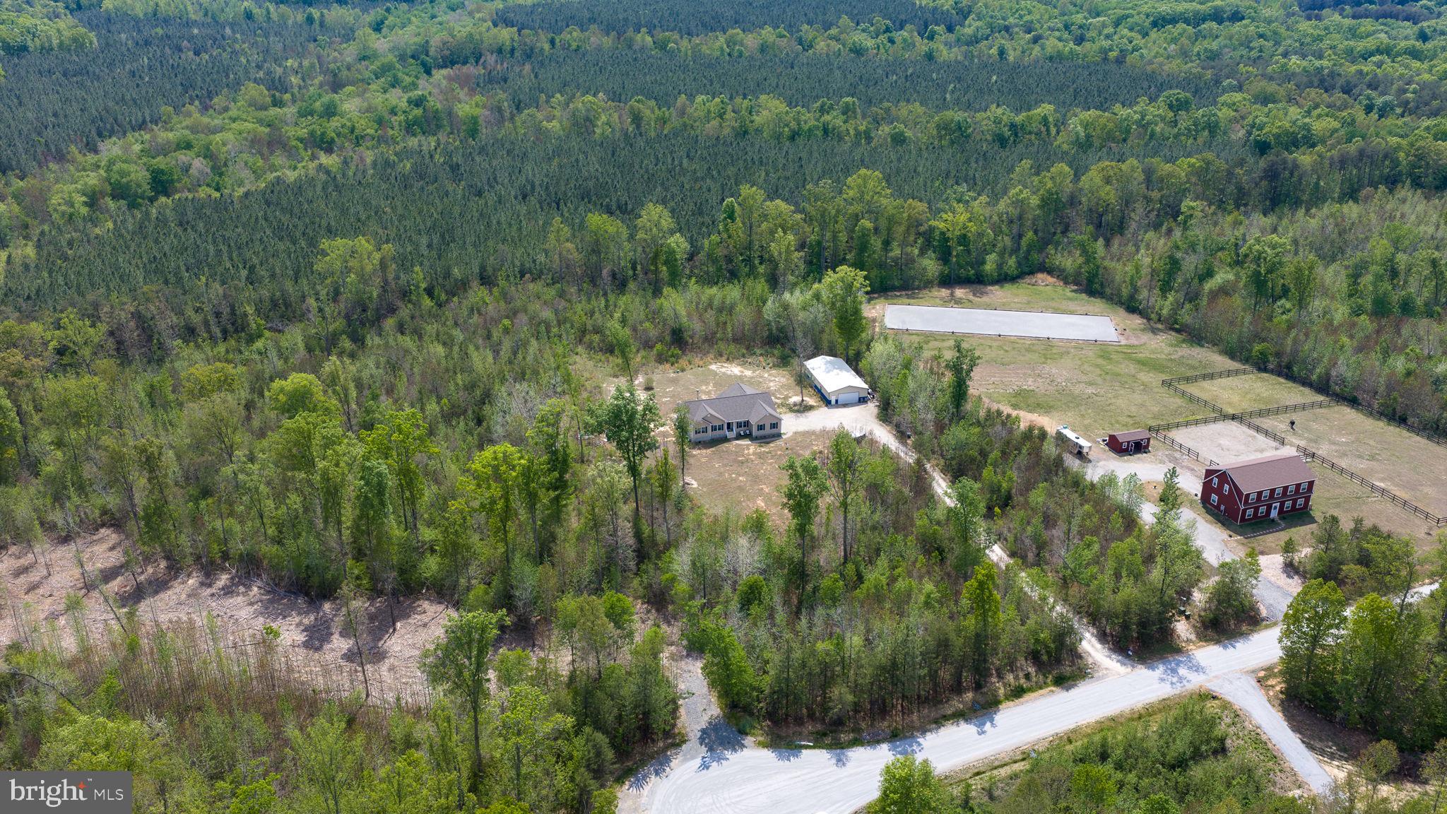 EQUESTRIAN LANDING - Residential