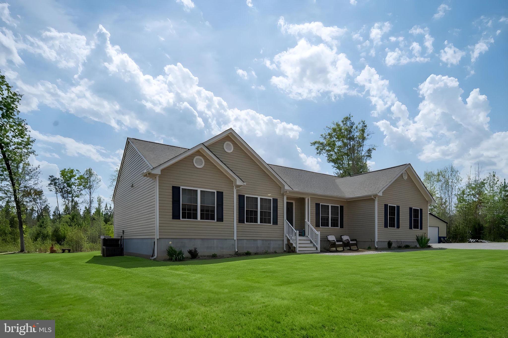 EQUESTRIAN LANDING - Residential