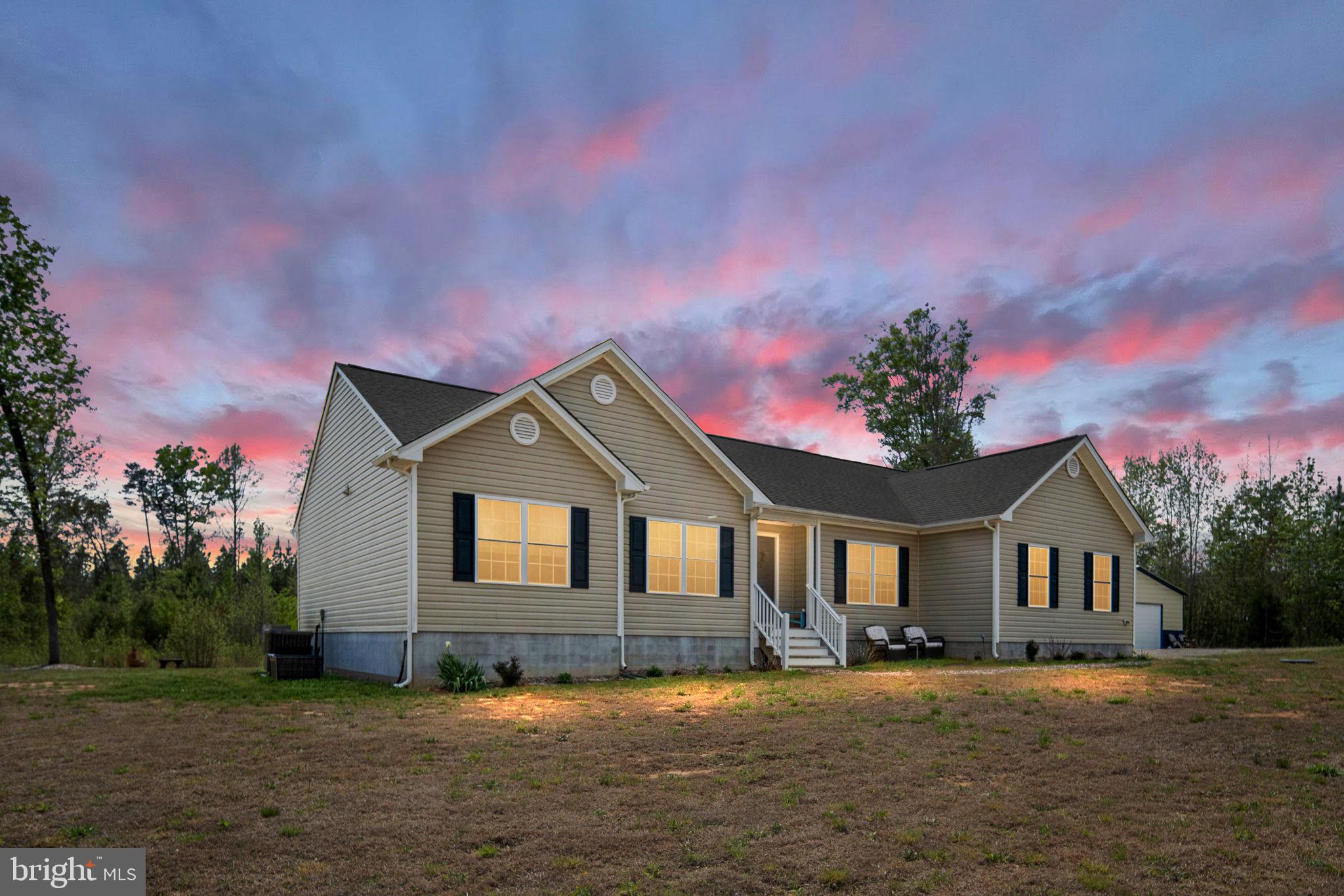 EQUESTRIAN LANDING - Residential