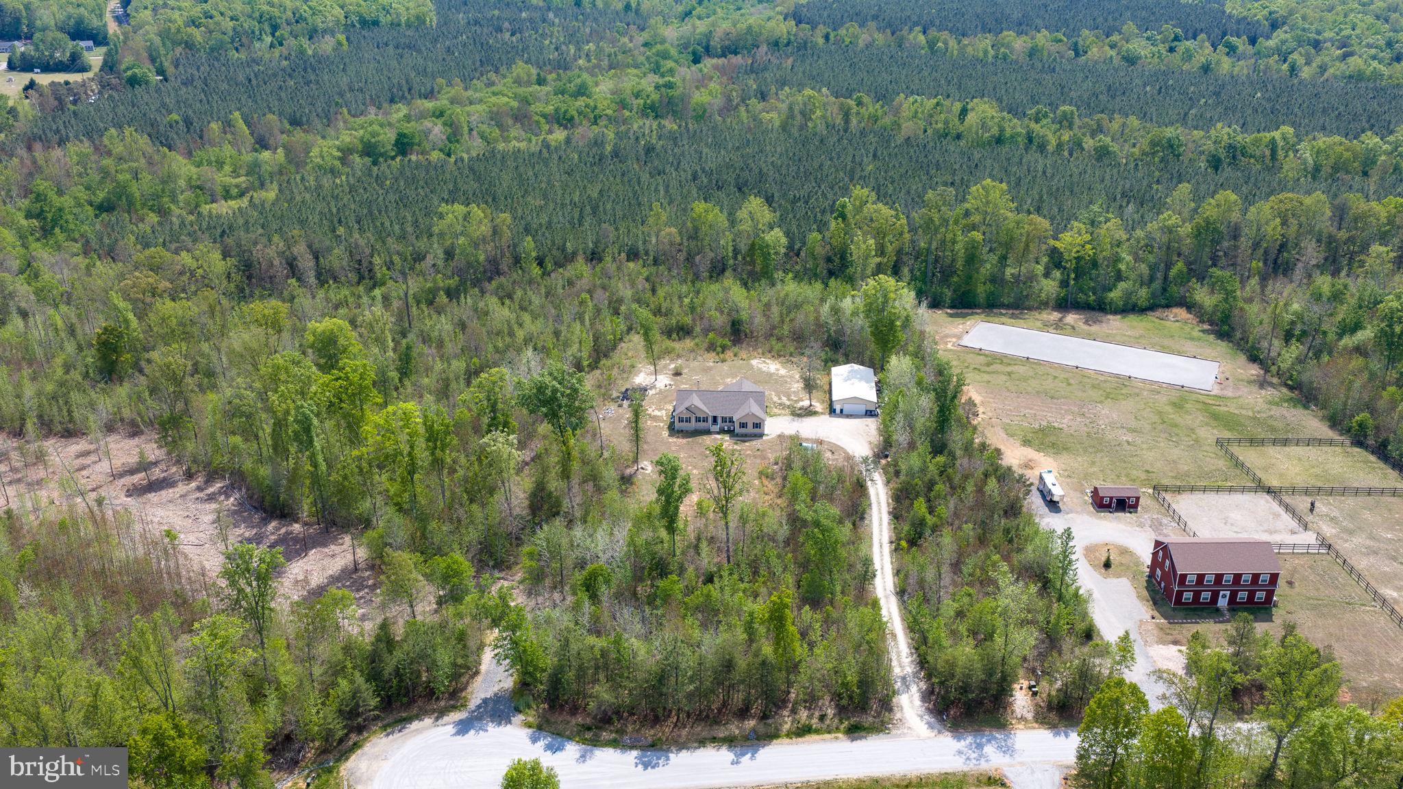 EQUESTRIAN LANDING - Residential