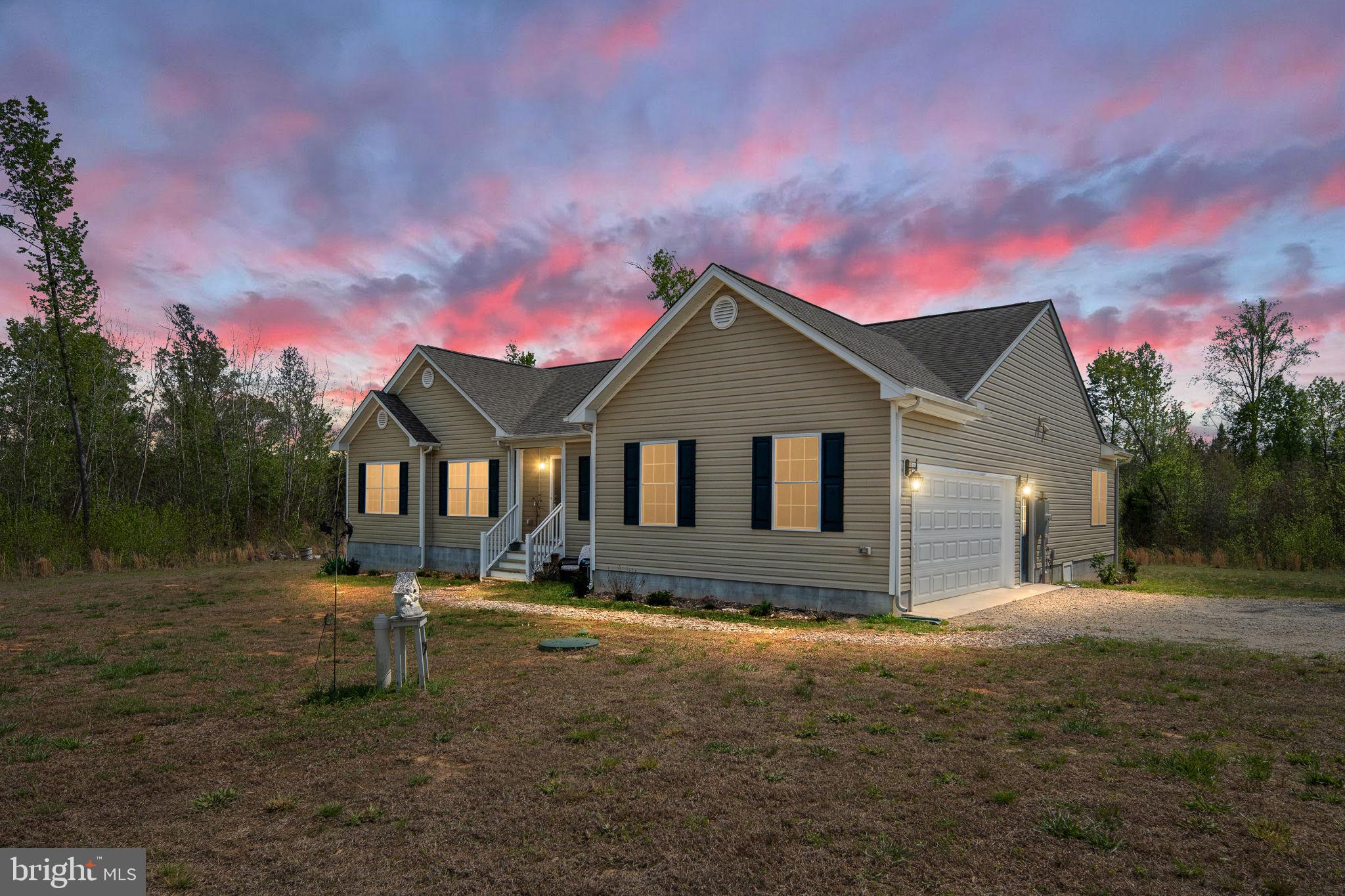 EQUESTRIAN LANDING - Residential