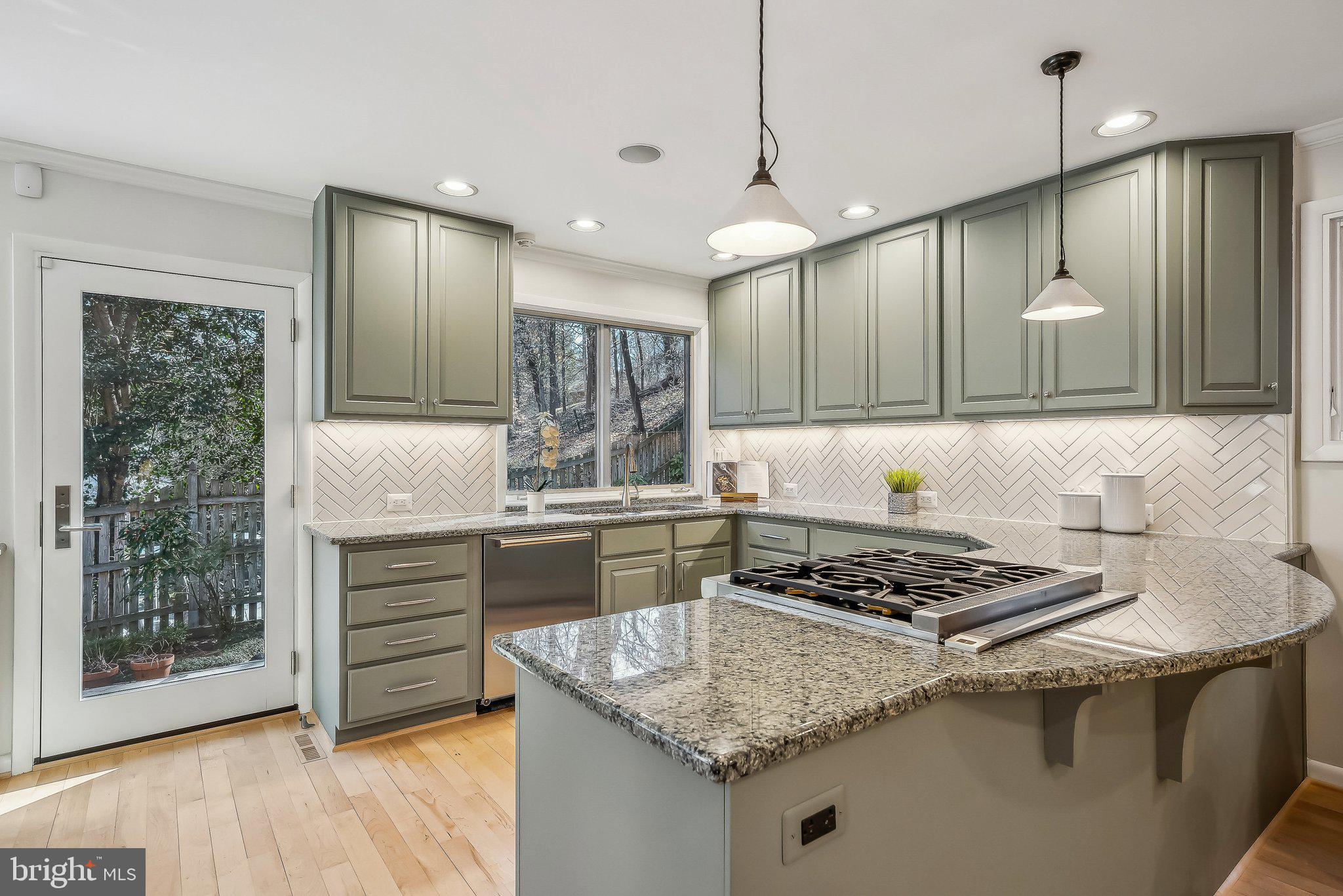 CHAIN BRIDGE HEIGHTS - Residential
