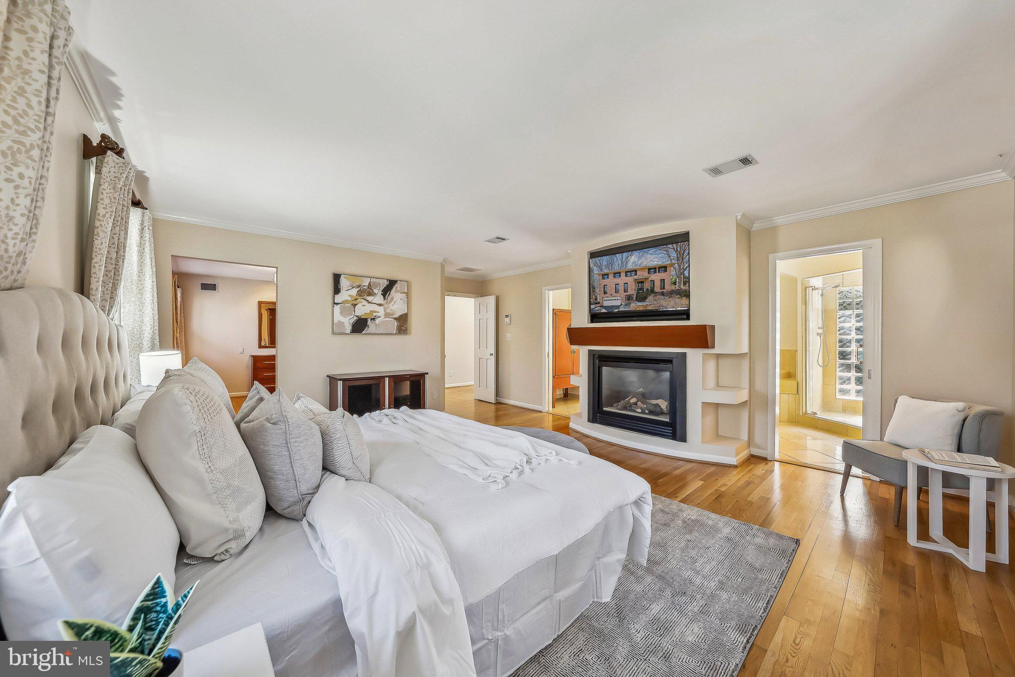 CHAIN BRIDGE HEIGHTS - Residential